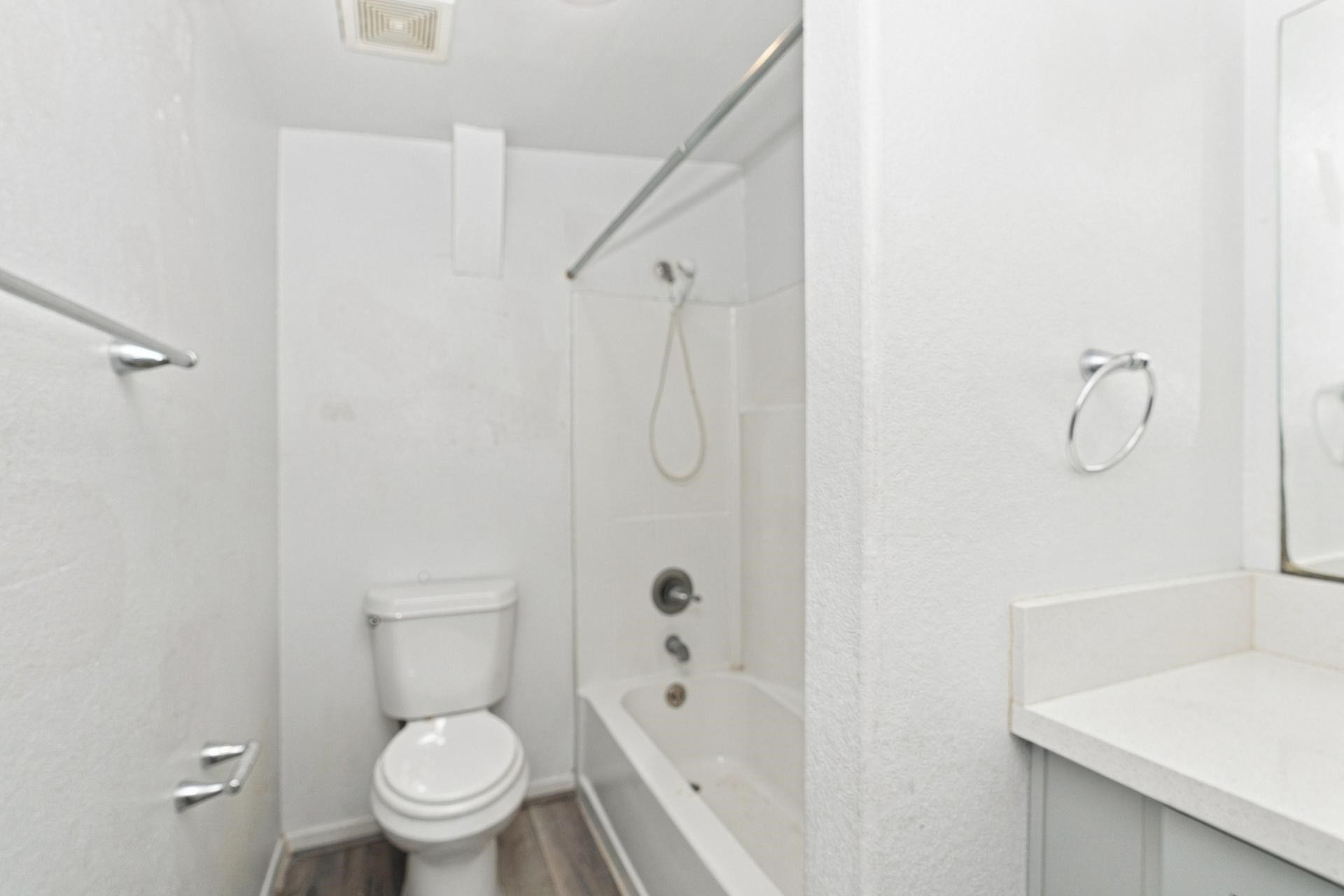 2680 FM 517, #7, Dickinson, TX 77539 2680 FM 517, #7, Dickinson, TX 77539