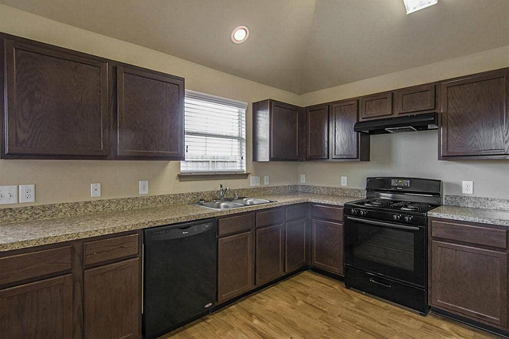 Photos may be representative of the floor plan and not the exact home. Finishes, layout, and features of the actual property for lease may vary.