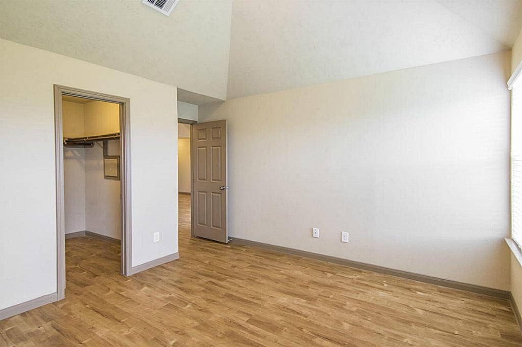 Photos may be representative of the floor plan and not the exact home. Finishes, layout, and features of the actual property for lease may vary.