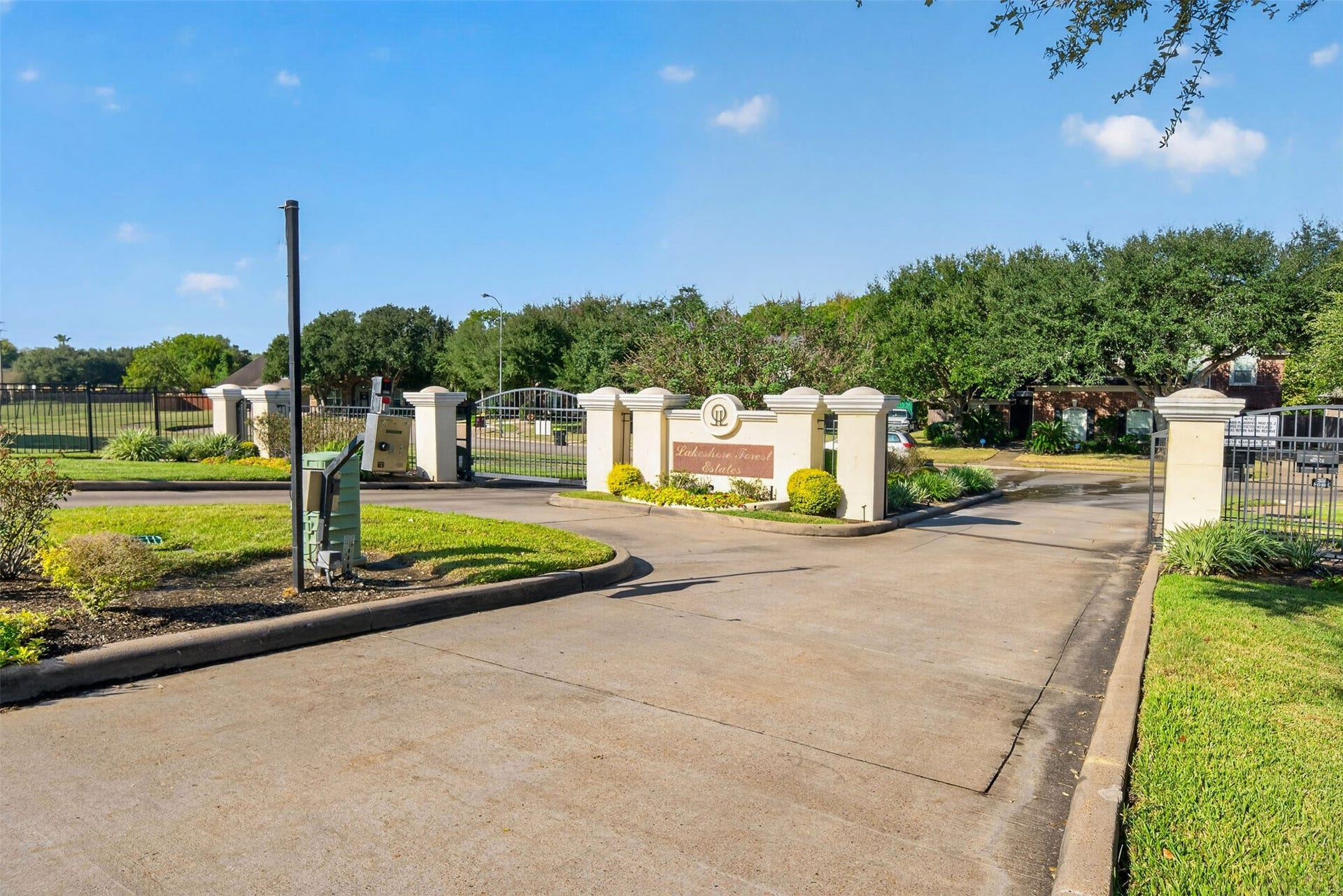 4319 Oak Forest Drive, Missouri City, TX 77459 Privacy gate