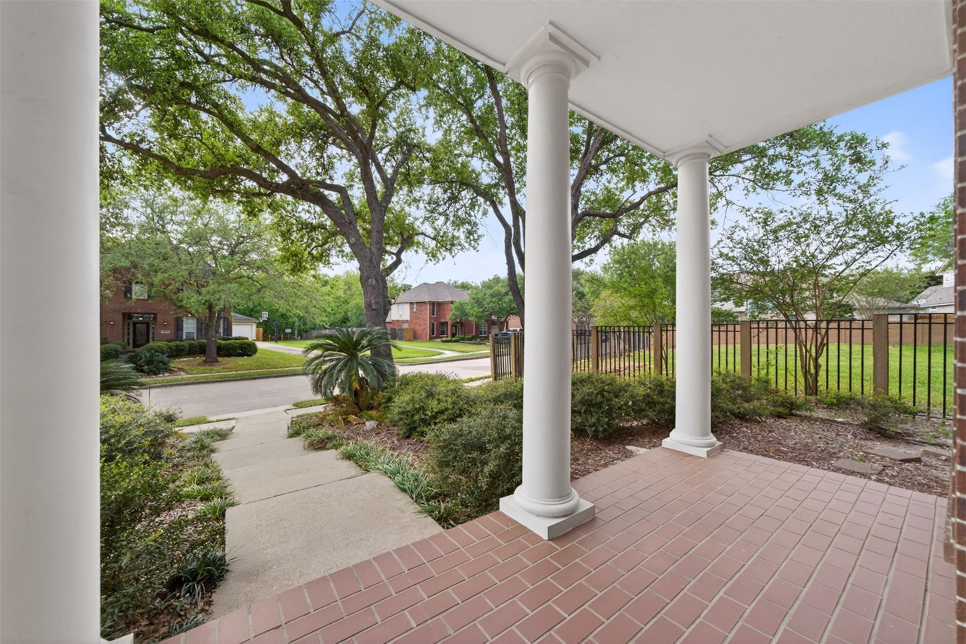 4319 Oak Forest Drive, Missouri City, TX 77459 4319 Oak Forest Drive, Missouri City, TX 77459