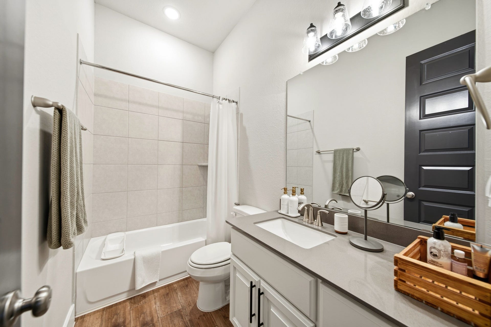 En suite bathroom connected to the Guest bedroom.