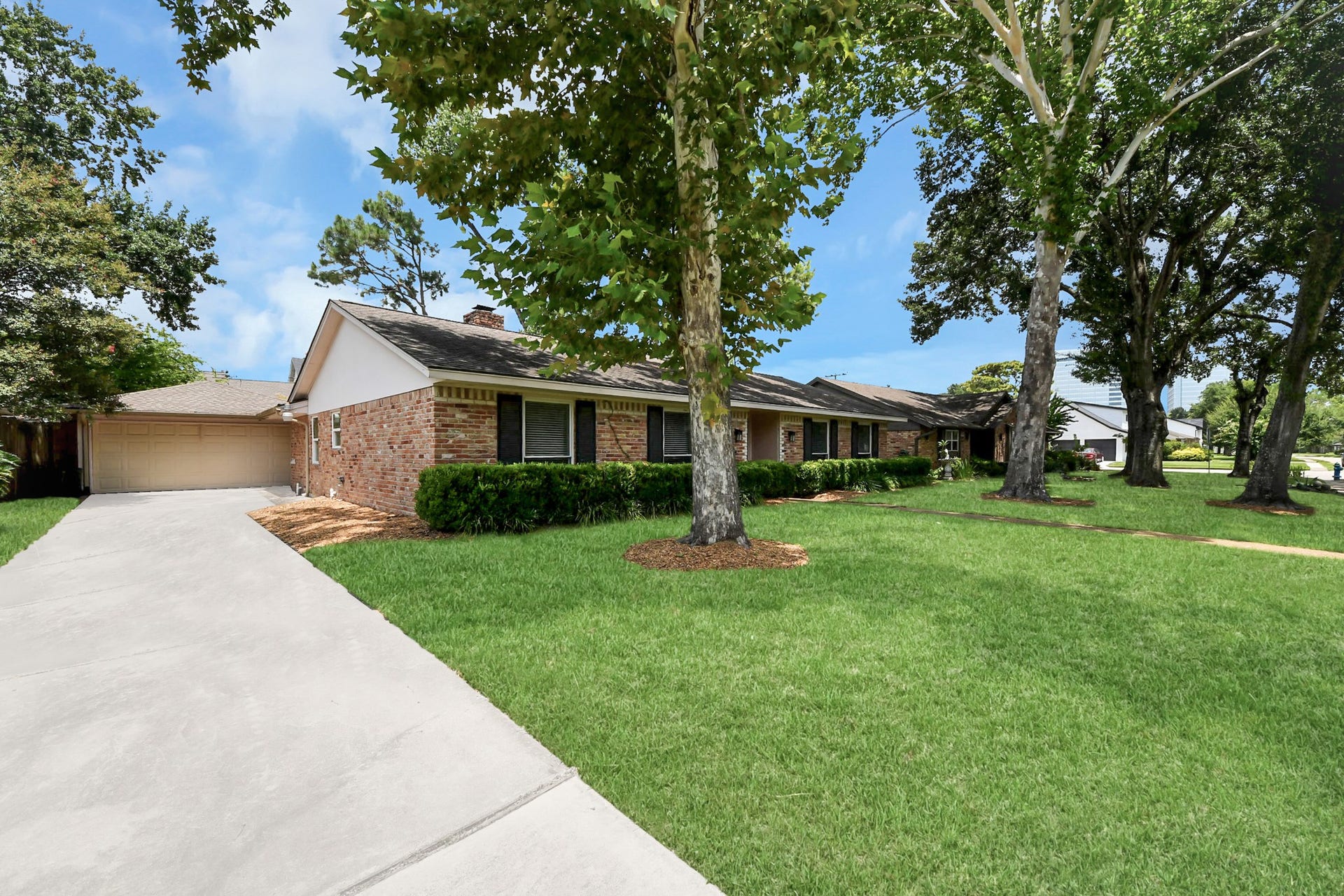 10706 Inwood Drive, Houston, TX 77042