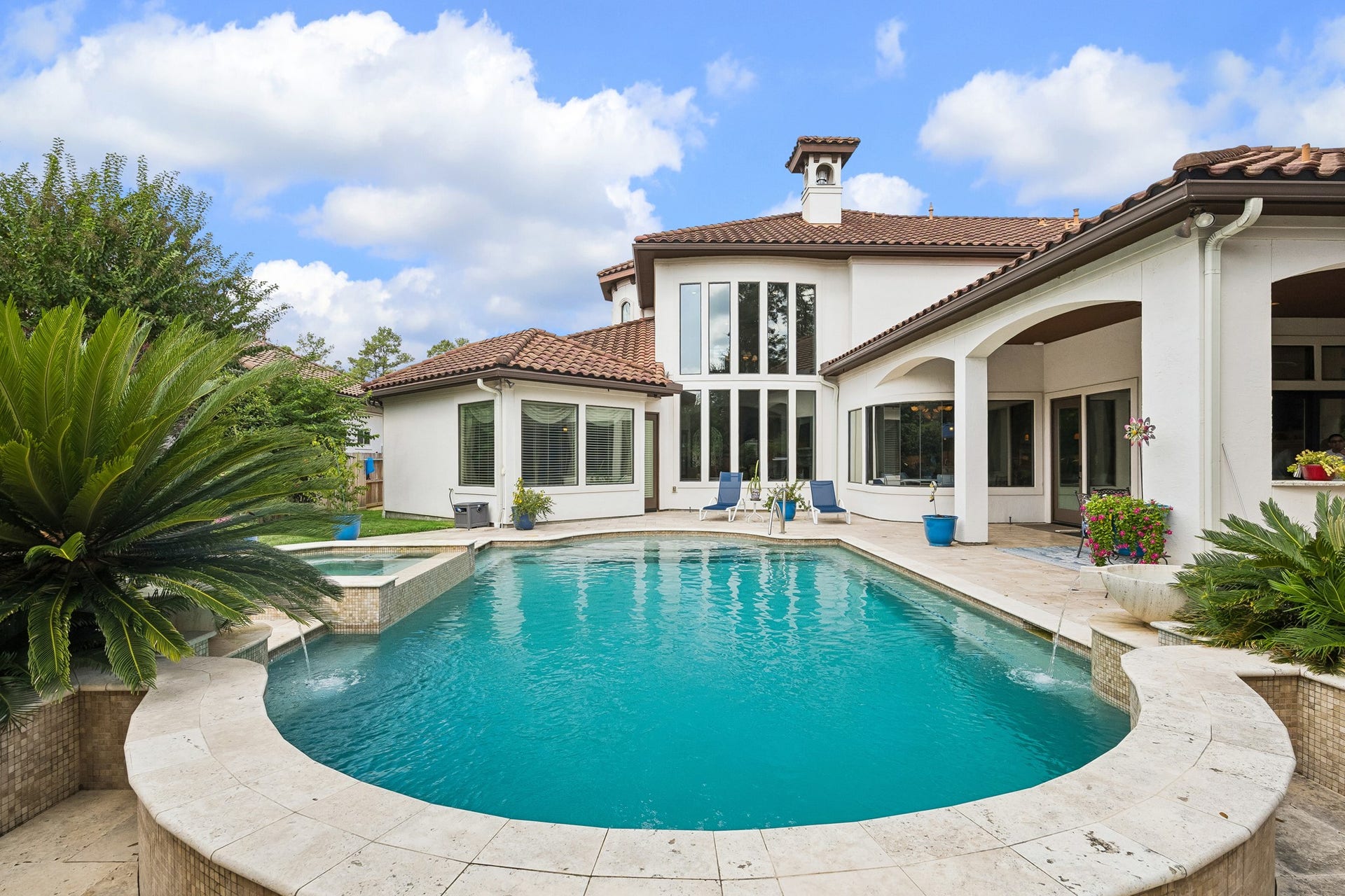 8111 Marshall Falls Drive, Spring, TX 77379 Sparkling pool and spa!