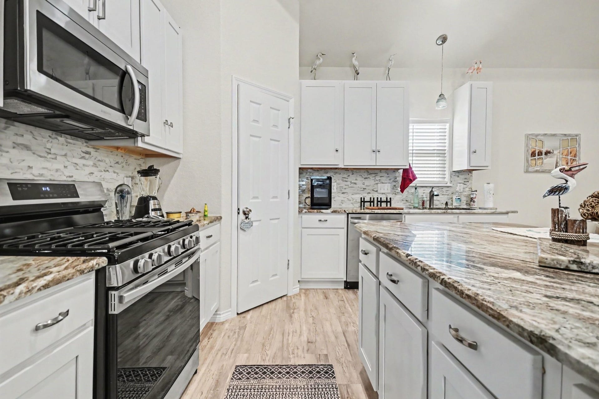 64 Borondo Pines, La Marque, TX 77568 64 Borondo Pines, La Marque, TX 77568