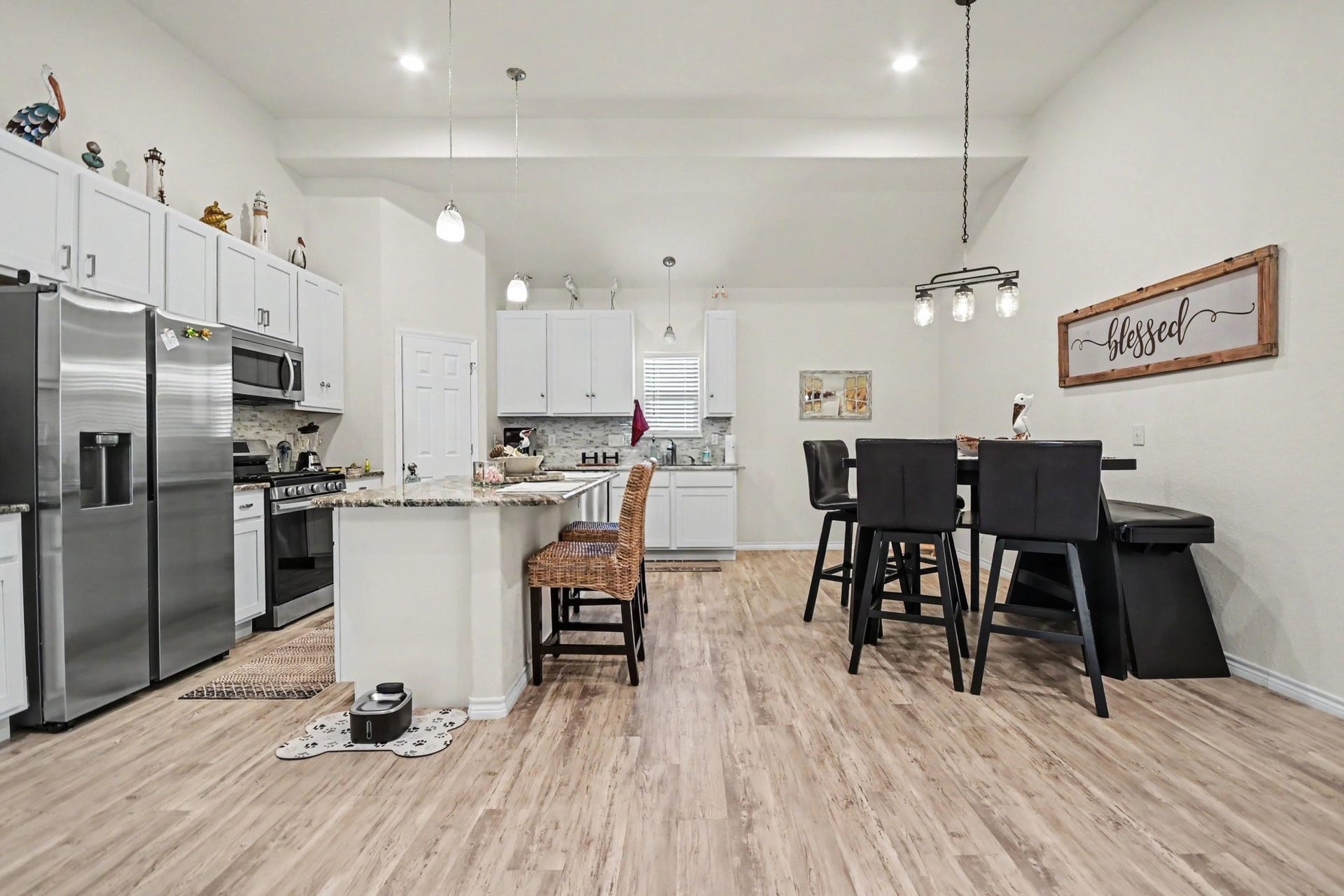 64 Borondo Pines, La Marque, TX 77568 64 Borondo Pines, La Marque, TX 77568