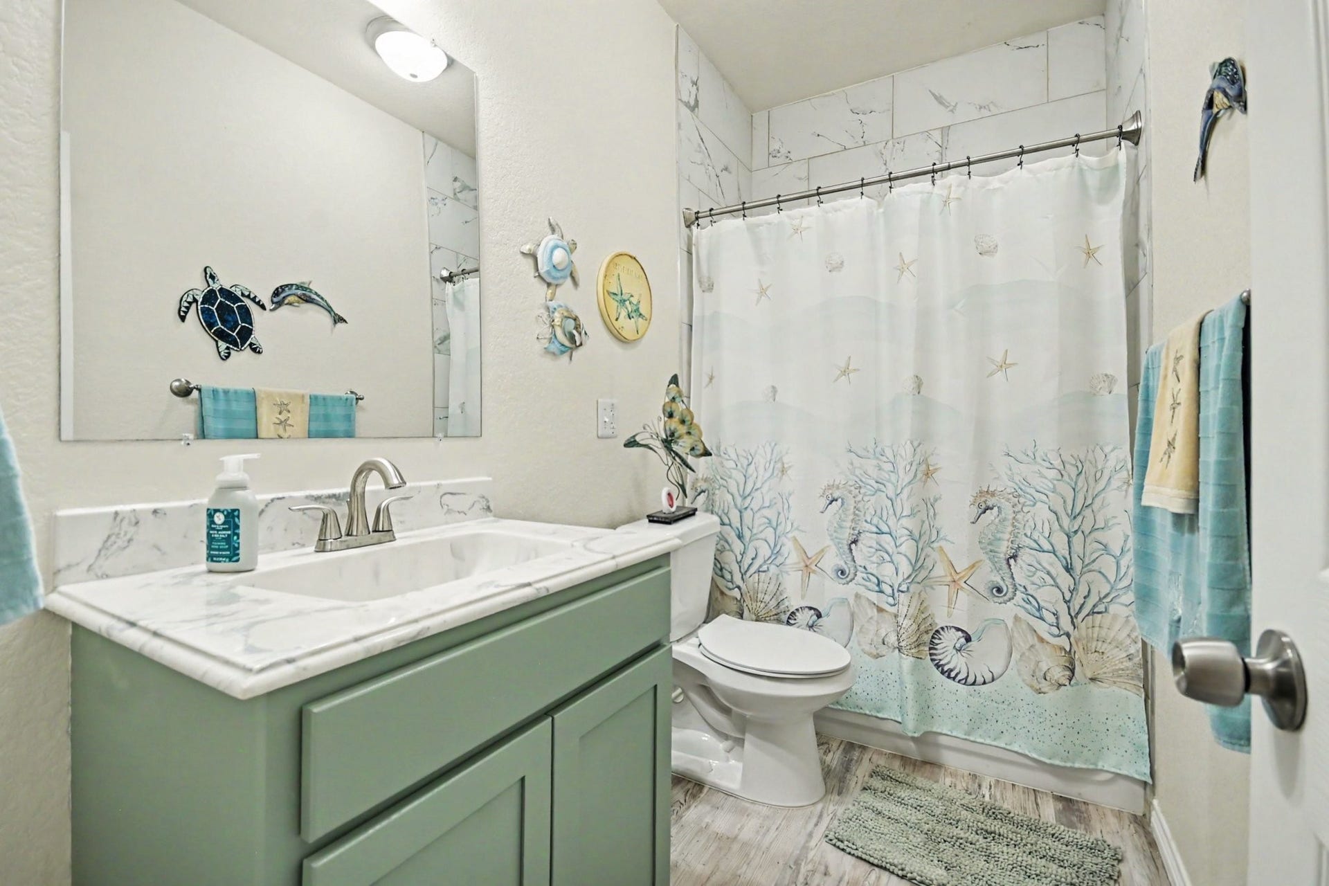 64 Borondo Pines, La Marque, TX 77568 64 Borondo Pines, La Marque, TX 77568