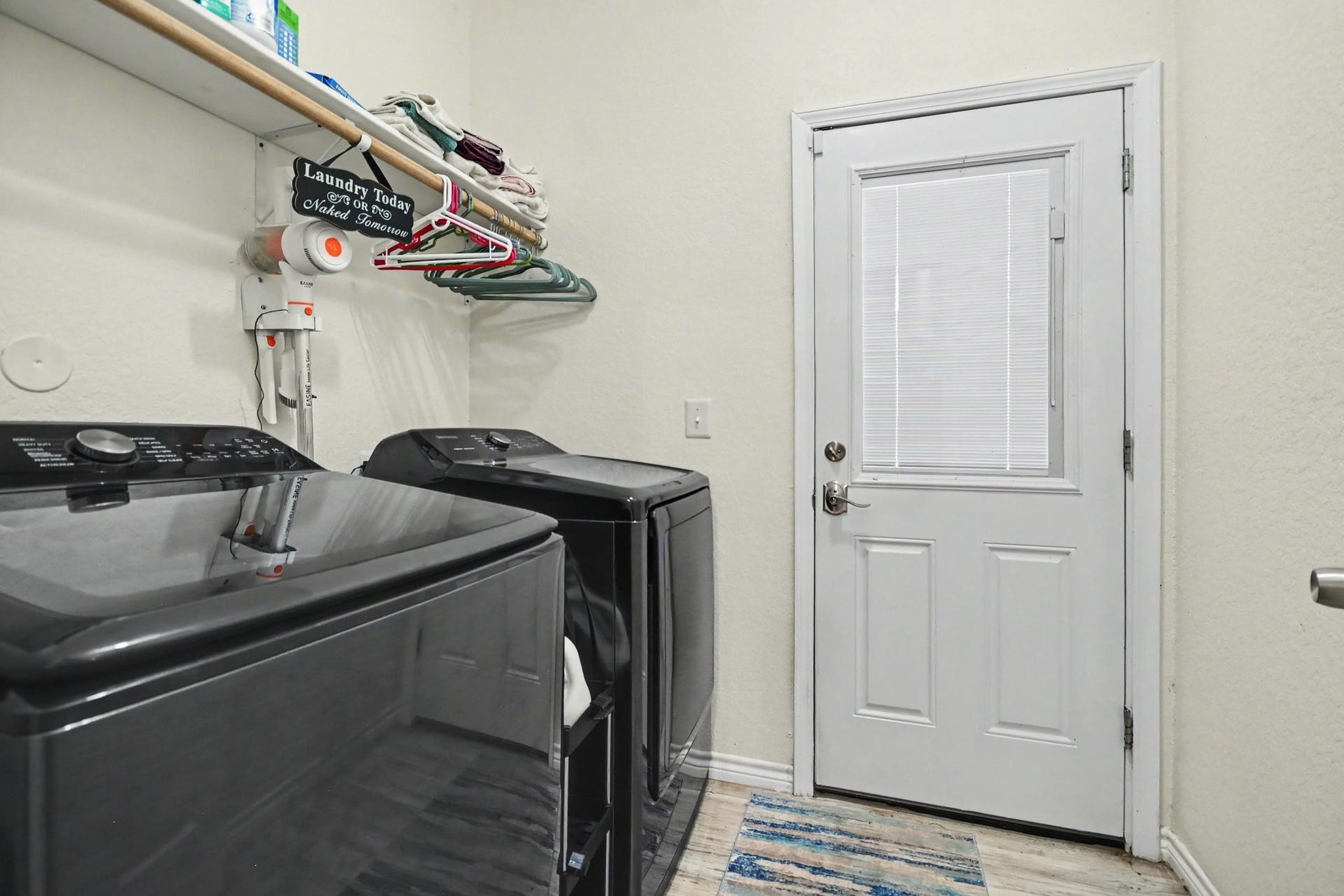 64 Borondo Pines, La Marque, TX 77568 64 Borondo Pines, La Marque, TX 77568