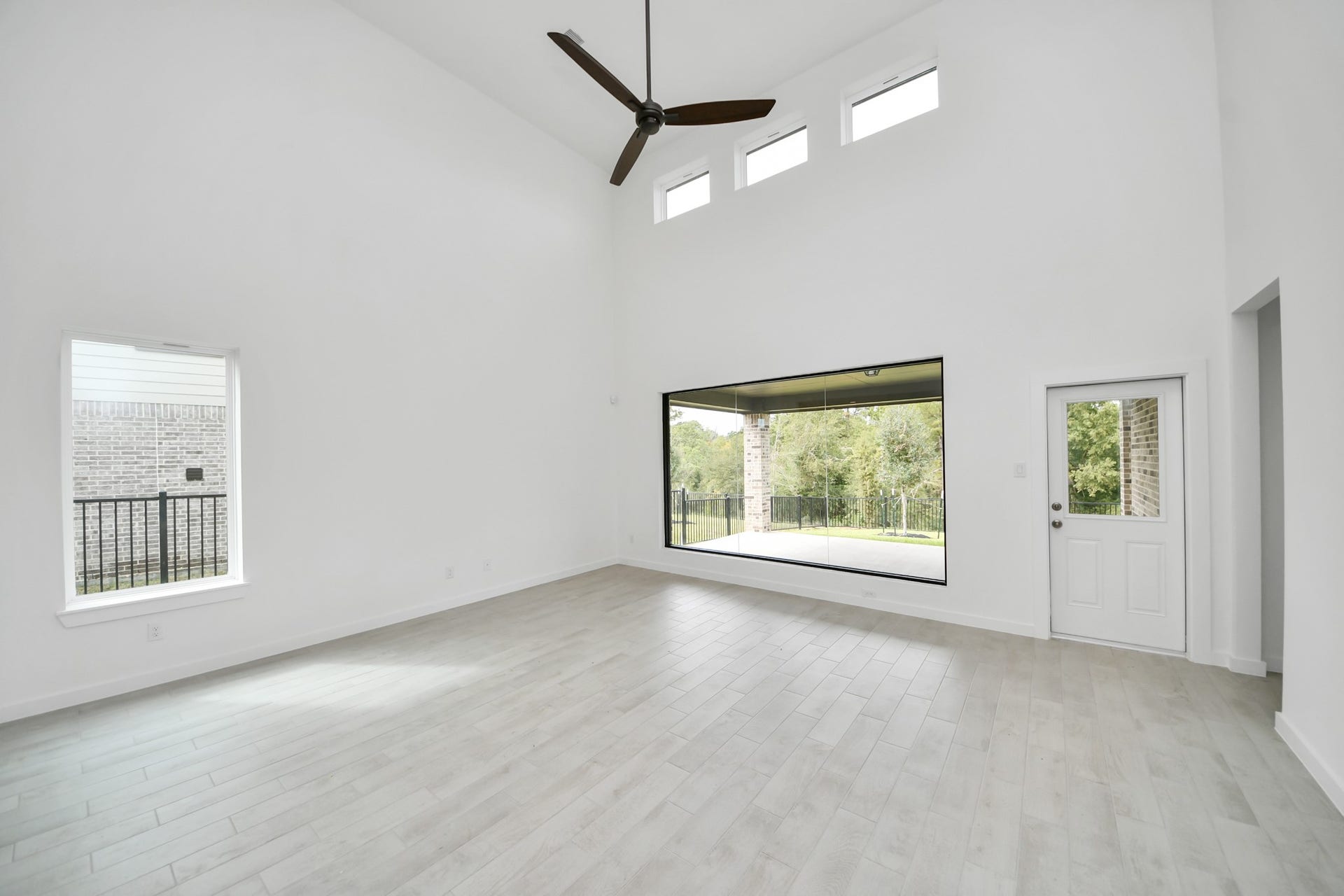 3061 Spoolwood Trail, Magnolia, TX 77355 3061 Spoolwood Trail, Magnolia, TX 77355
