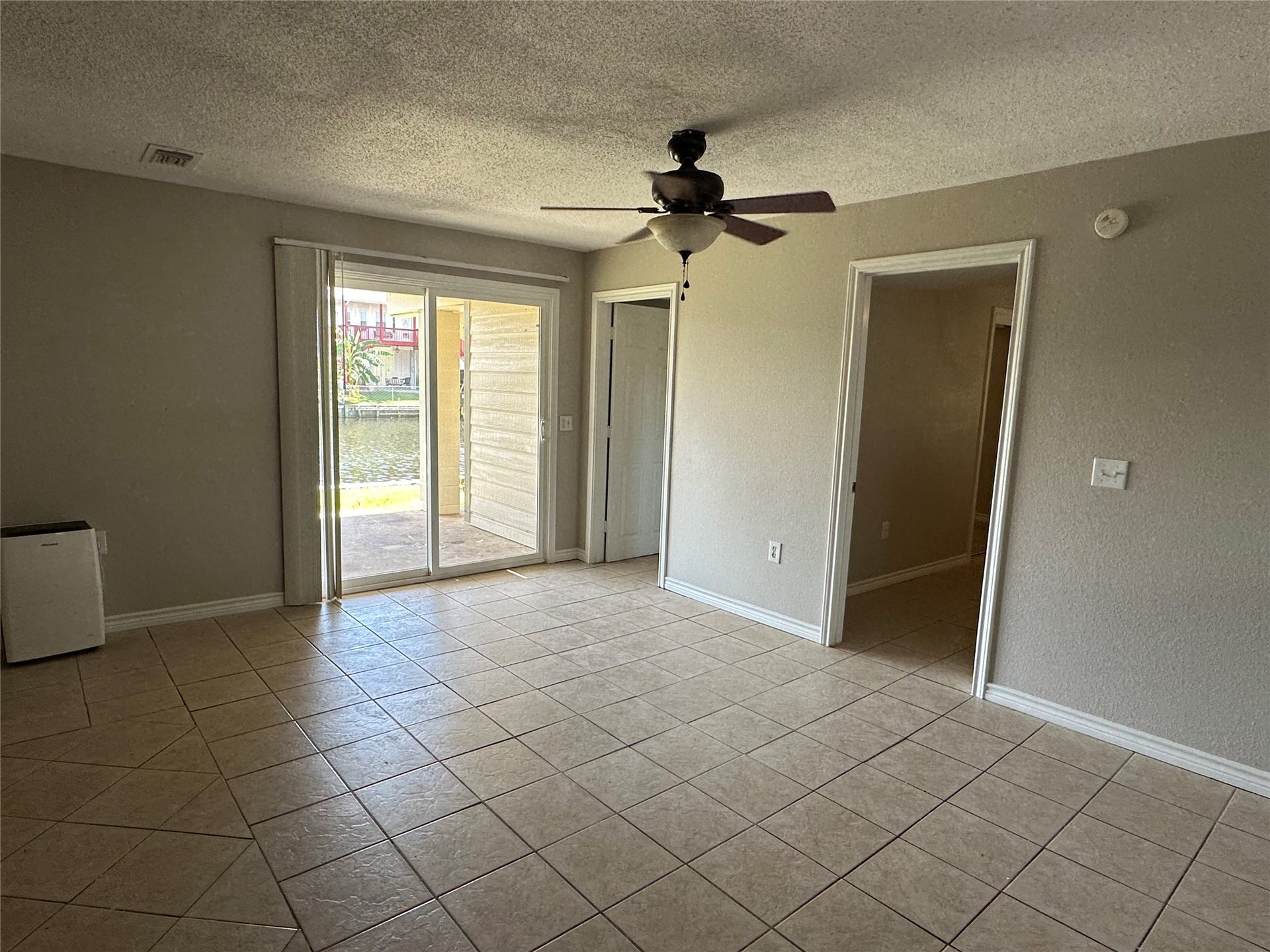 658 Warsaw Street, Bayou Vista, TX 77563 1st Floor Living Room