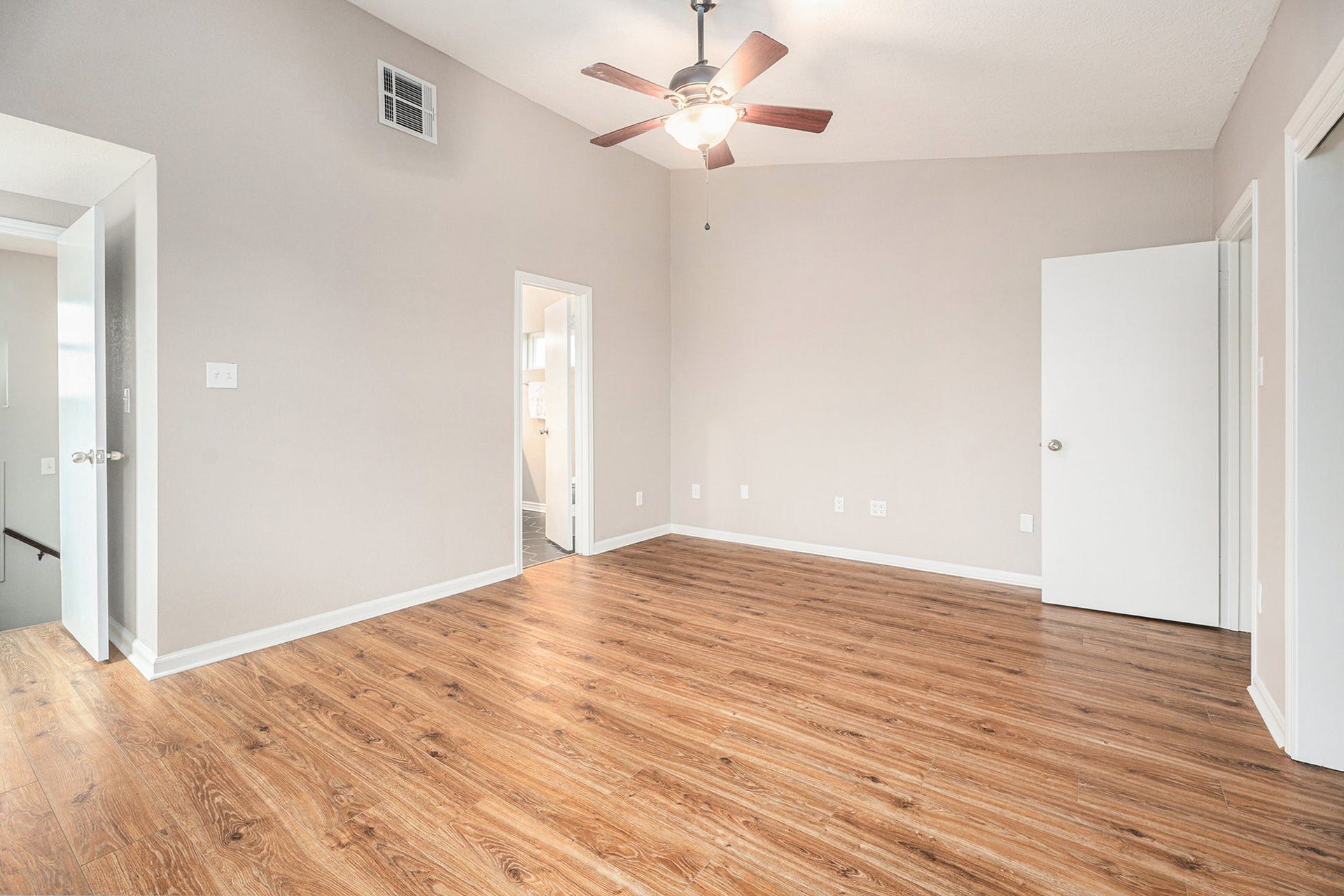658 Warsaw Street, Bayou Vista, TX 77563 Primary Bedroom