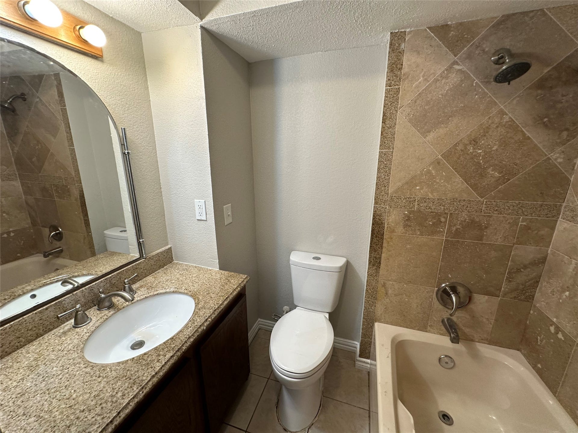 658 Warsaw Street, Bayou Vista, TX 77563 1st Floor Bathroom