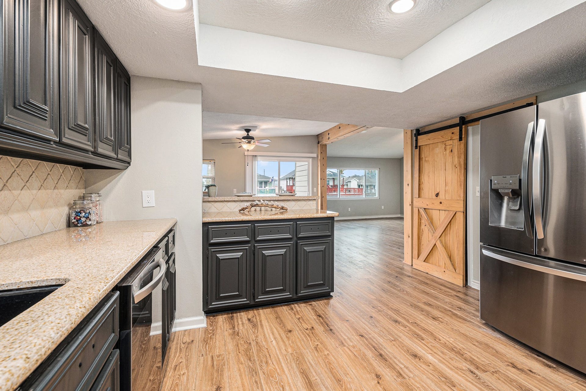 658 Warsaw Street, Bayou Vista, TX 77563 Main Level Kitchen