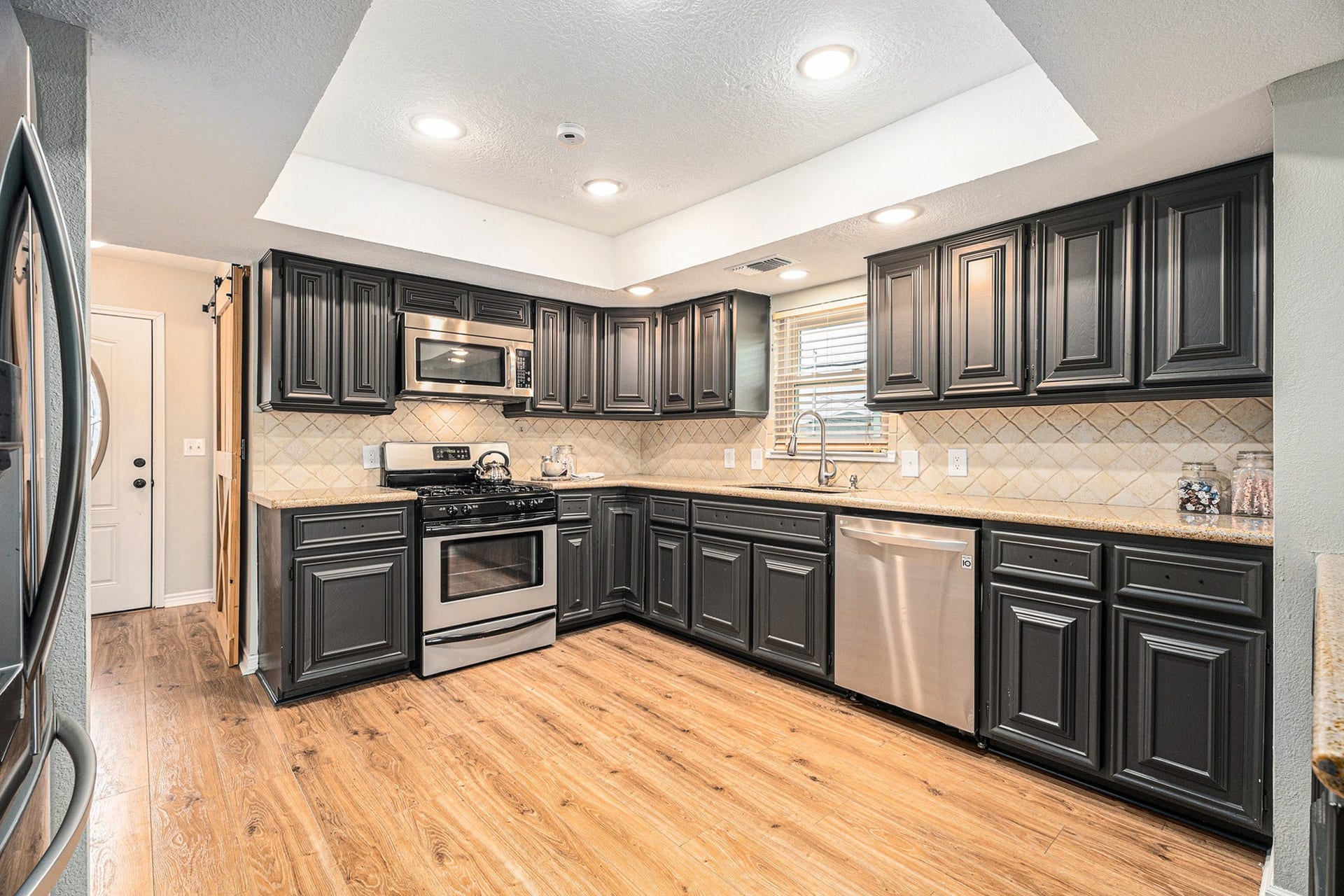 658 Warsaw Street, Bayou Vista, TX 77563 Main Level Kitchen