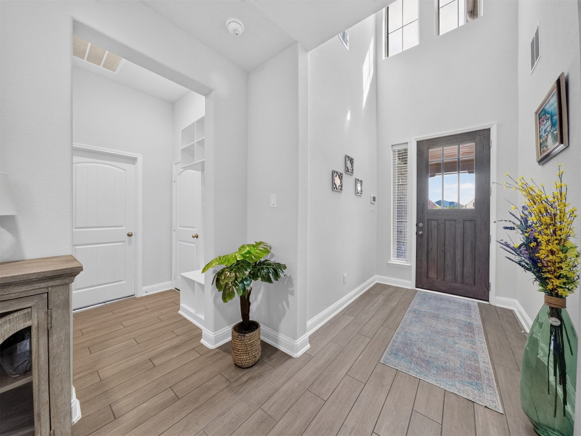 15419 Wilsons Snipe Court, Cypress, TX 77433 Coming in from the garage is easier with a dedicated hall tree ready for backpacks, shoes, jackets and everything you need on the way out the door.