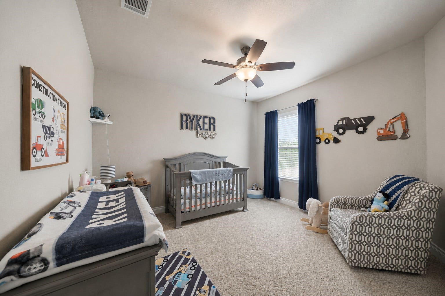 6902 N Elmwood Trail, Katy, TX 77493 Another spacious secondary bedroom with warm neutral tones, abundant natural light and plenty of flexibility for guests, family or a home office.
