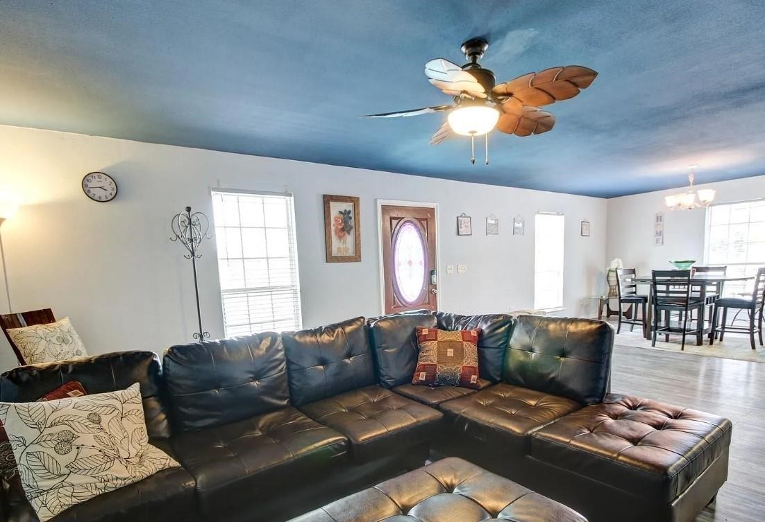 641 4th Street, Dickinson, TX 77539 641 4th Street, Dickinson, TX 77539