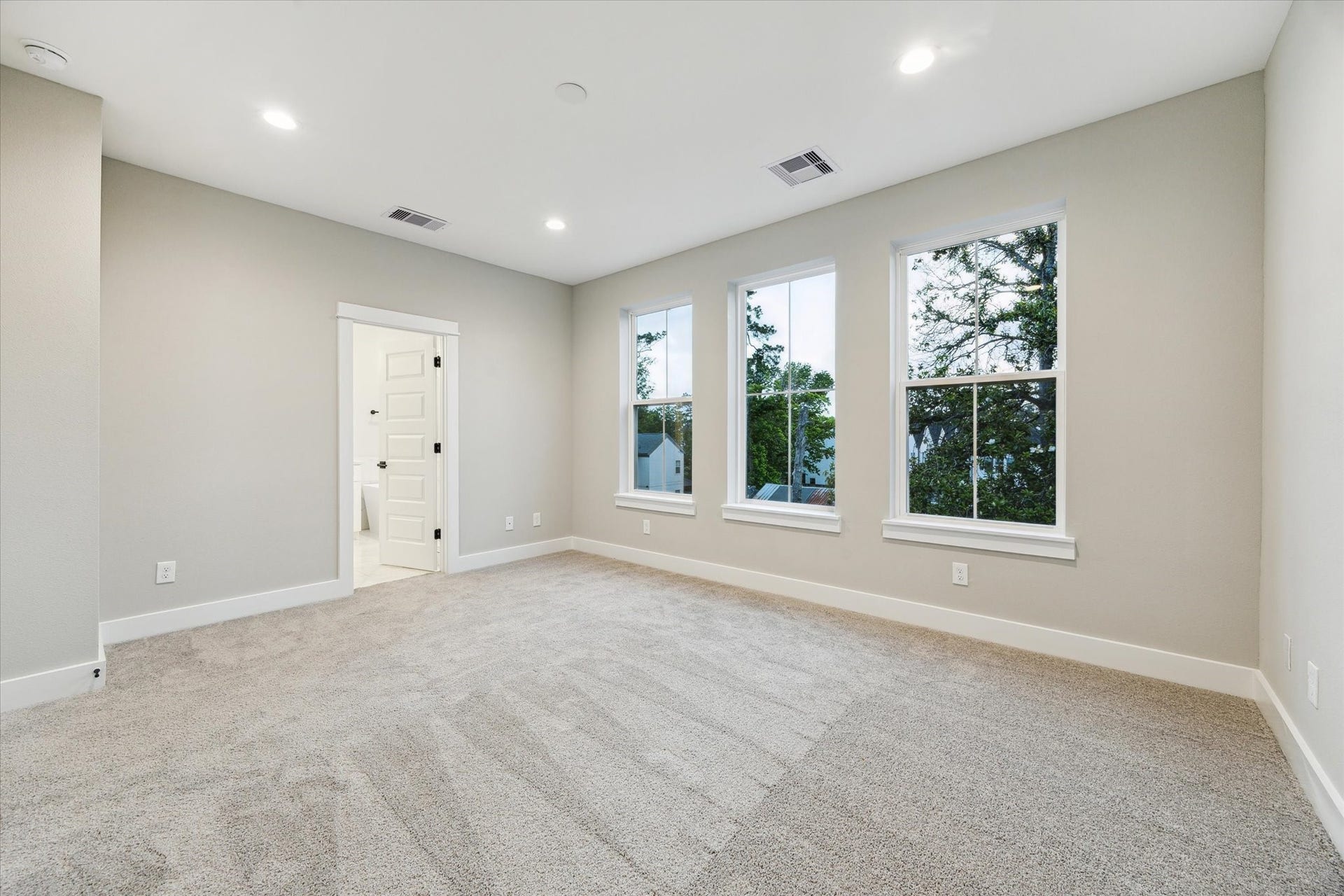 812 Thornton Street, #F, Houston, TX 77018 *picture is of a previously constructed home by the builder. 812 Thornton finishes will be very similar but this photo is meant to show craftsmanship, quality and to show a product very similar to the plan for 812 Thornton. However, the builder has the right to change finishes at their sole discretion.