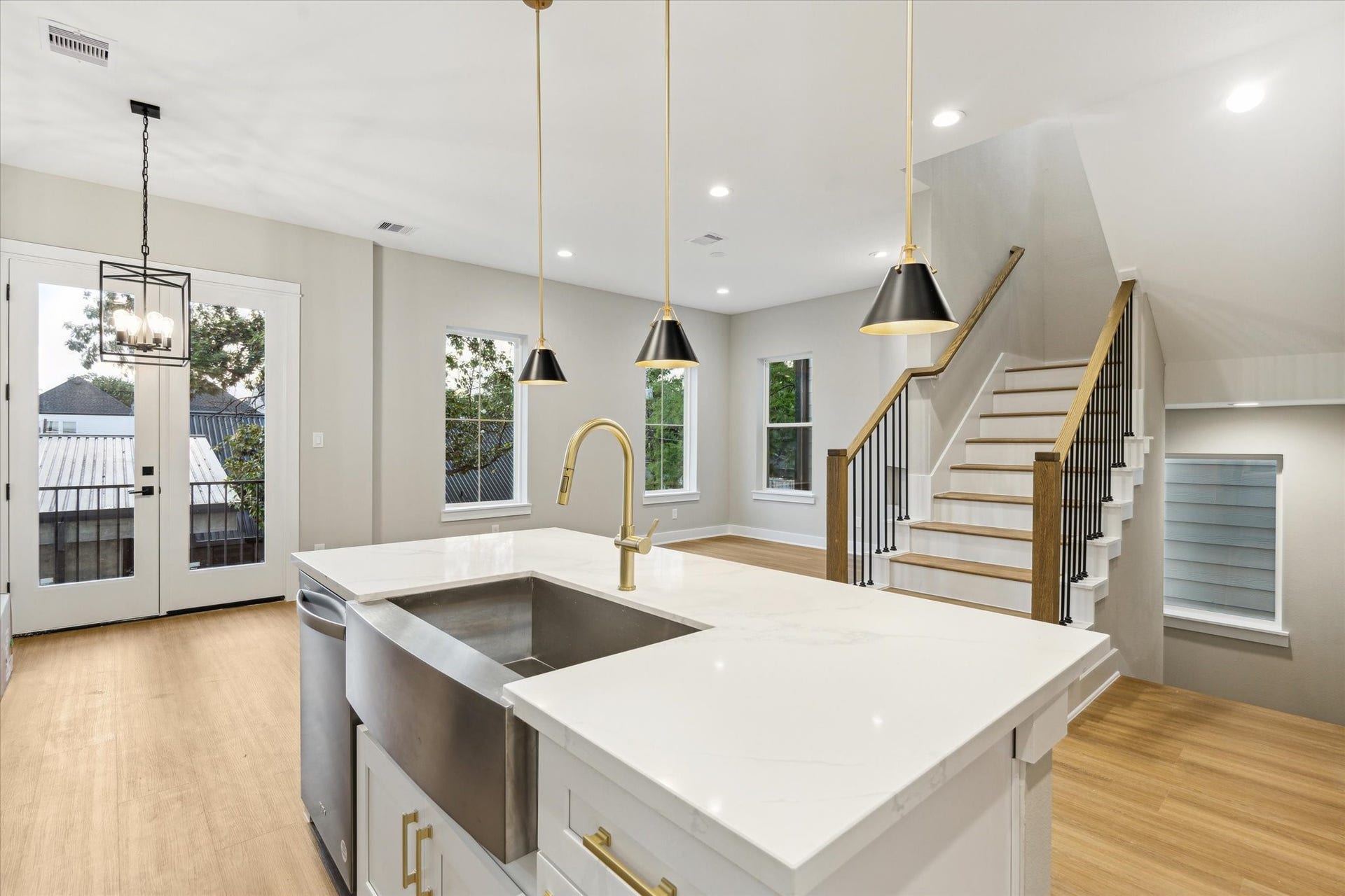 812 Thornton Street, #F, Houston, TX 77018 *picture is of a previously constructed home by the builder. 812 Thornton finishes will be very similar but this photo is meant to show craftsmanship, quality and to show a product very similar to the plan for 812 Thornton. However, the builder has the right to change finishes at their sole discretion.