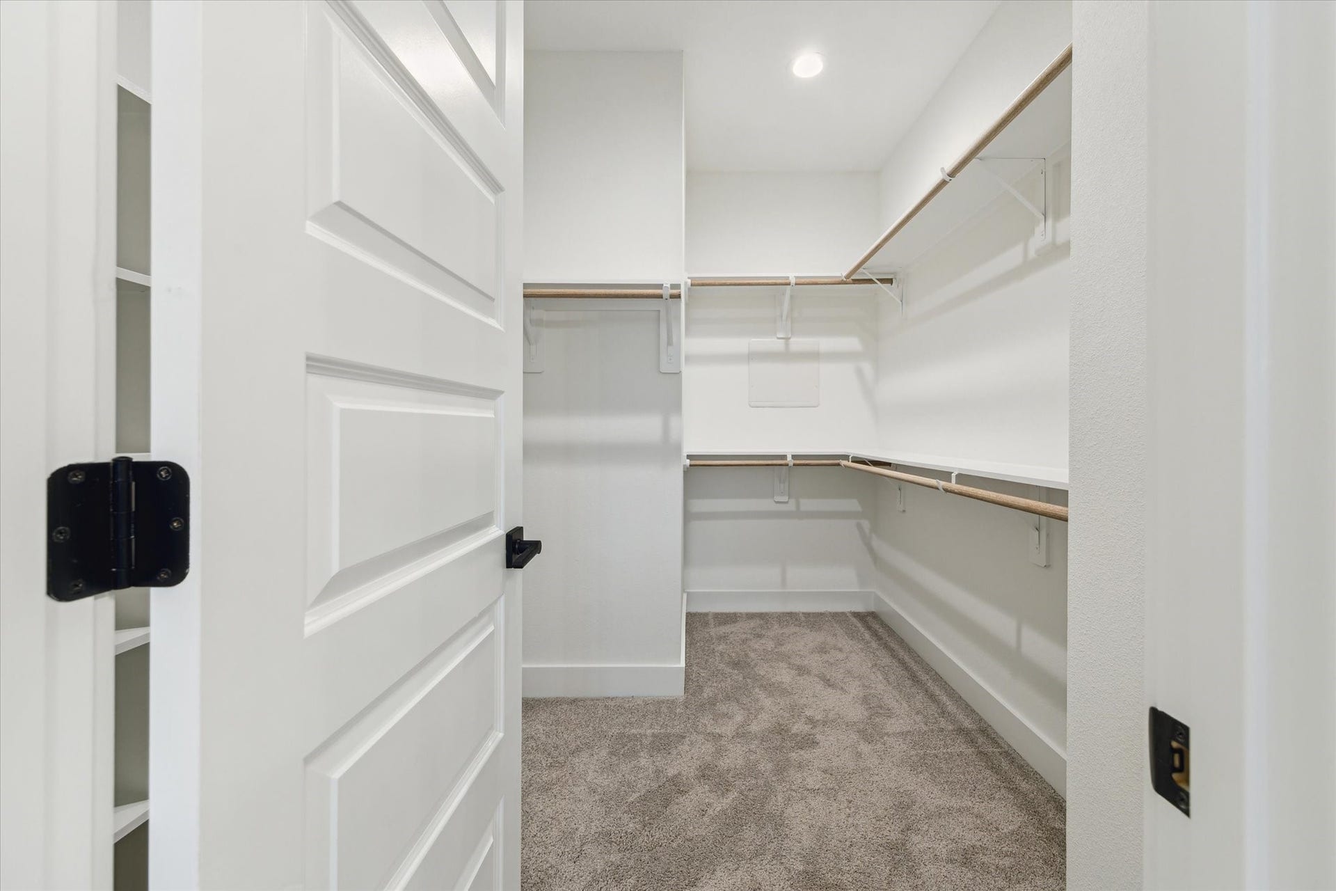 812 Thornton Street, #F, Houston, TX 77018 Large walk-in primary closet *picture is of a previously constructed home by the builder. 812 Thornton finishes will be very similar but this photo is meant to show craftsmanship, quality and to show a product very similar to the plan for 812 Thornton. However, the builder has the right to change finishes at their sole discretion.