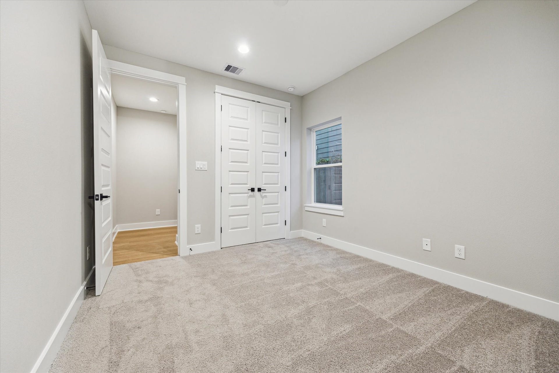 812 Thornton Street, #F, Houston, TX 77018 *picture is of a previously constructed home by the builder. 812 Thornton finishes will be very similar but this photo is meant to show craftsmanship, quality and to show a product very similar to the plan for 812 Thornton. However, the builder has the right to change finishes at their sole discretion.