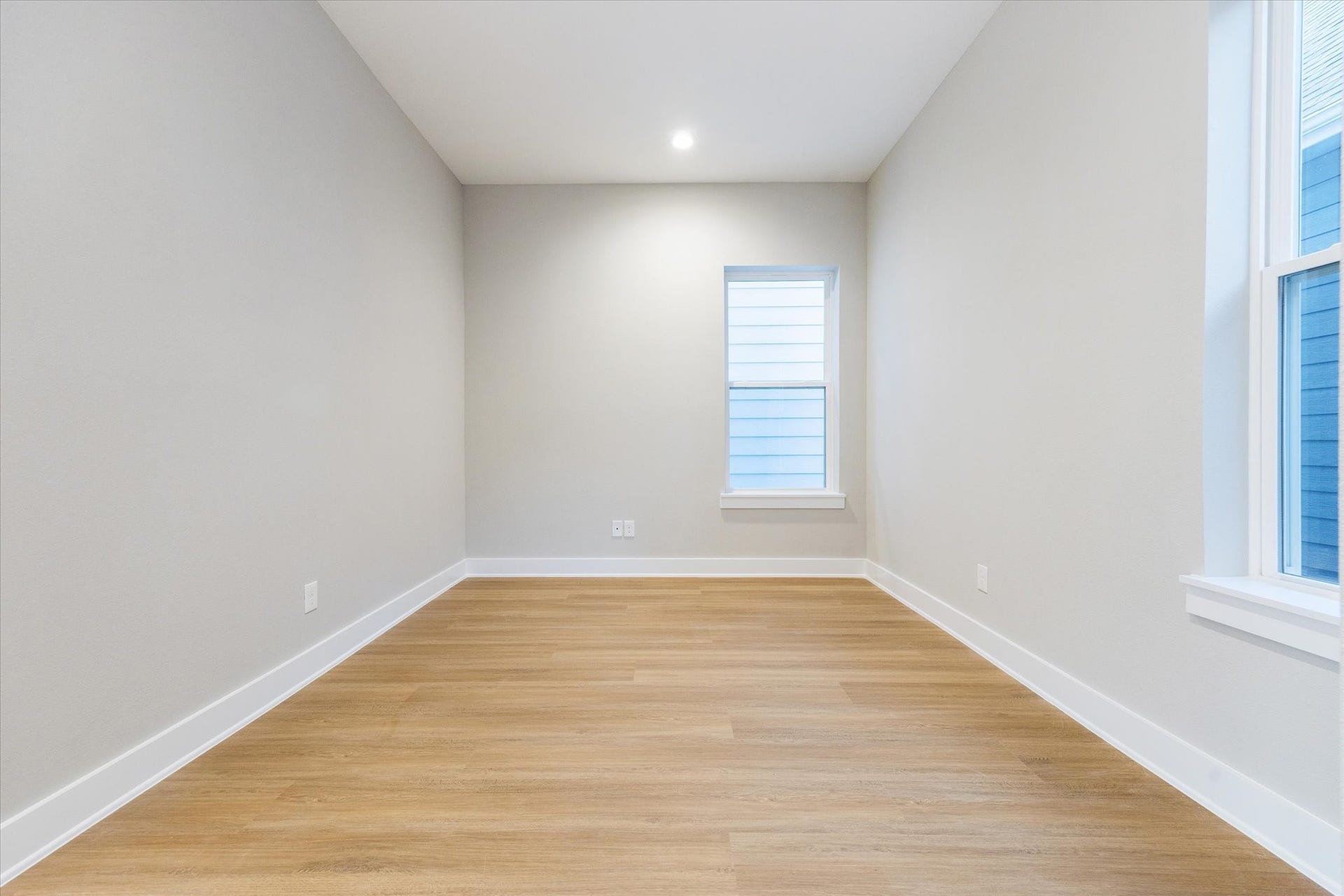 812 Thornton Street, #F, Houston, TX 77018 *picture is of a previously constructed home by the builder. 812 Thornton finishes will be very similar but this photo is meant to show craftsmanship, quality and to show a product very similar to the plan for 812 Thornton. However, the builder has the right to change finishes at their sole discretion.