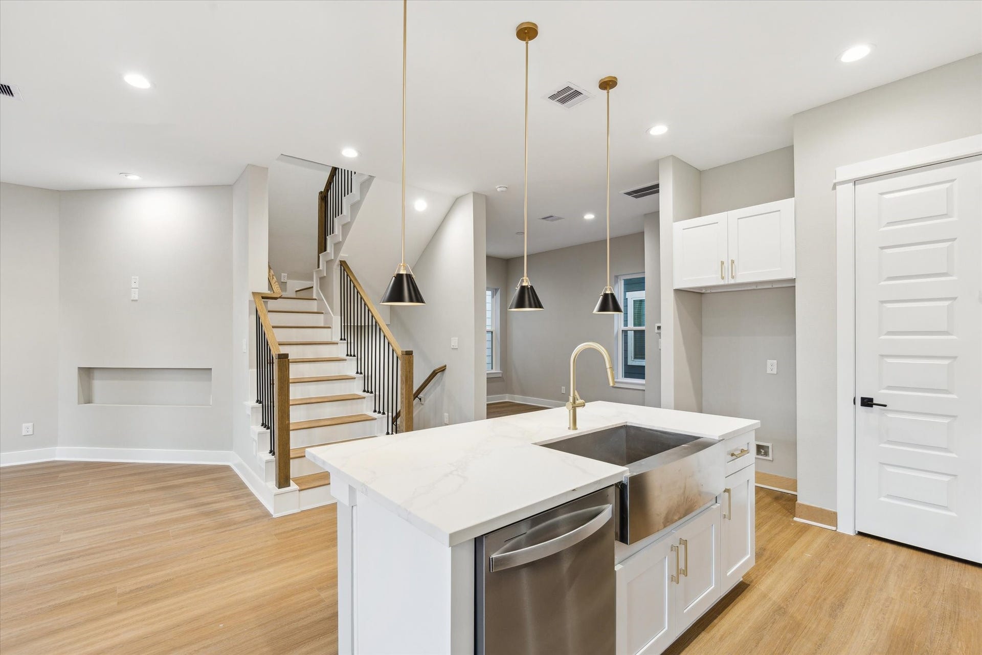 812 Thornton Street, #F, Houston, TX 77018 *picture is of a previously constructed home by the builder. 812 Thornton finishes will be very similar but this photo is meant to show craftsmanship, quality and to show a product very similar to the plan for 812 Thornton. However, the builder has the right to change finishes at their sole discretion.