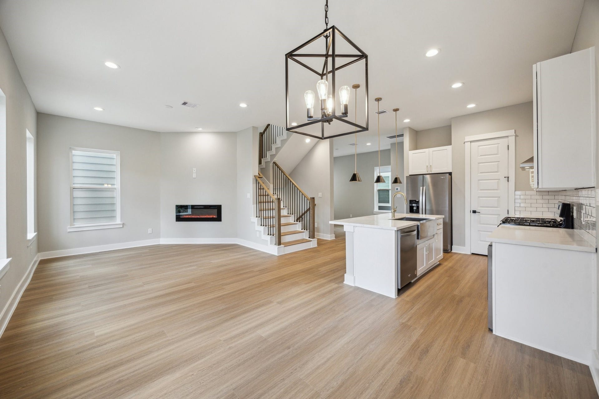 812 Thornton Street, #F, Houston, TX 77018 *picture is of a previously constructed home by the builder. 812 Thornton finishes will be very similar but this photo is meant to show craftsmanship, quality and to show a product very similar to the plan for 812 Thornton. However, the builder has the right to change finishes at their sole discretion.