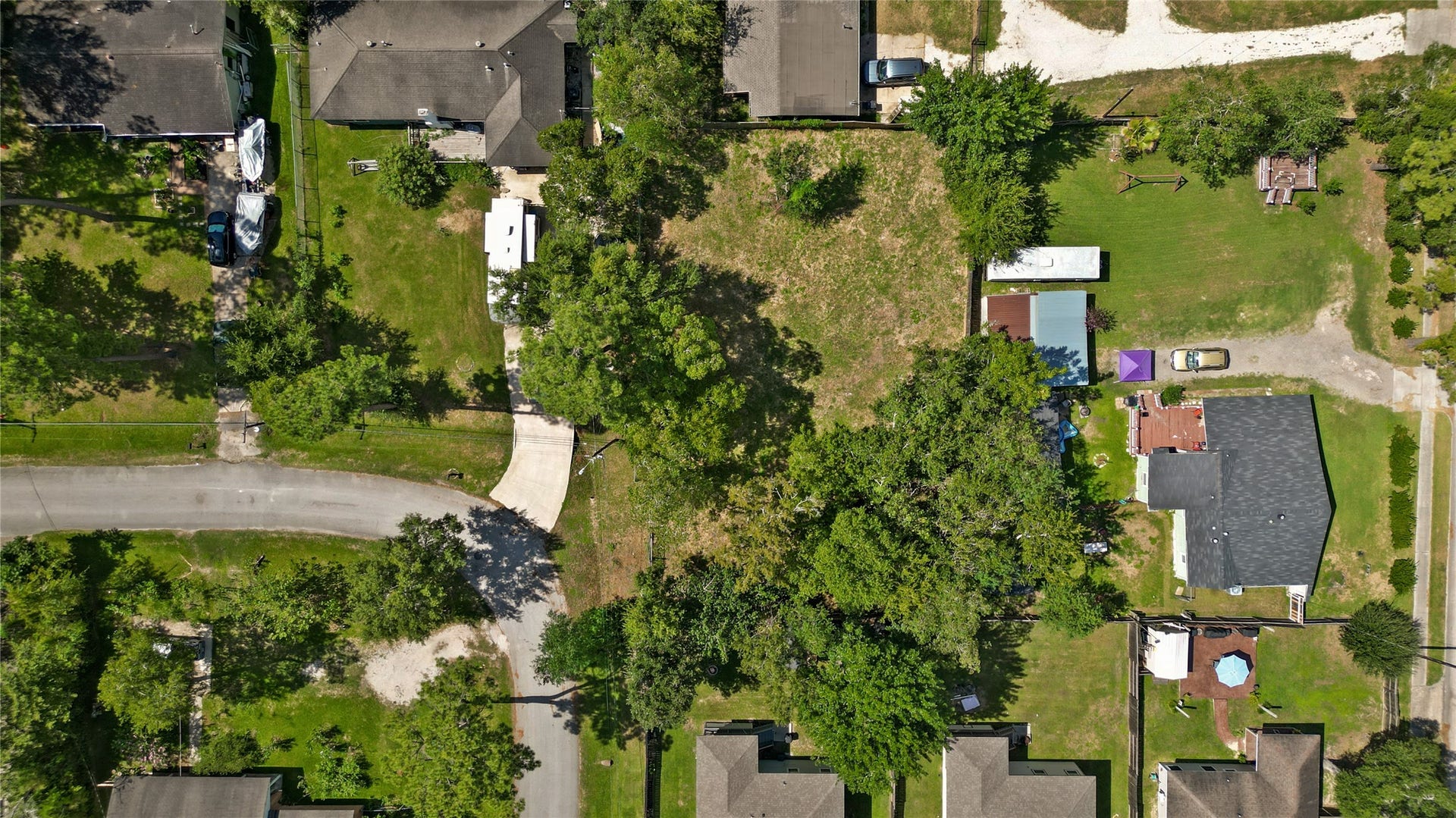 00 Ash, Dickinson, TX 77539 Over a quarter of an ancre