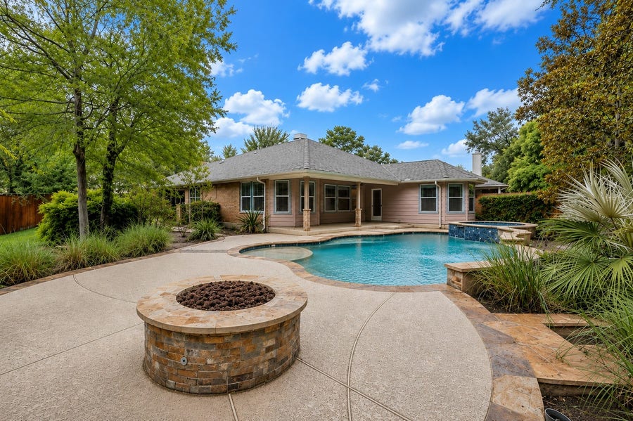 Property photo for 43 Hermit Thrush Place, The Woodlands, TX