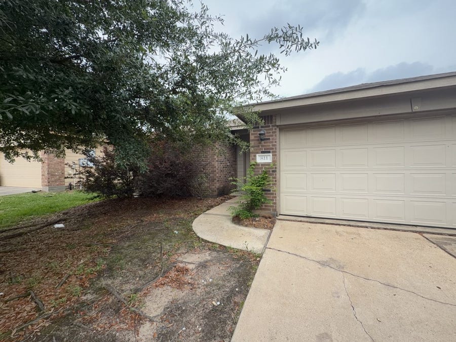Property photo for 811 Lovebug Lane, Conroe, TX