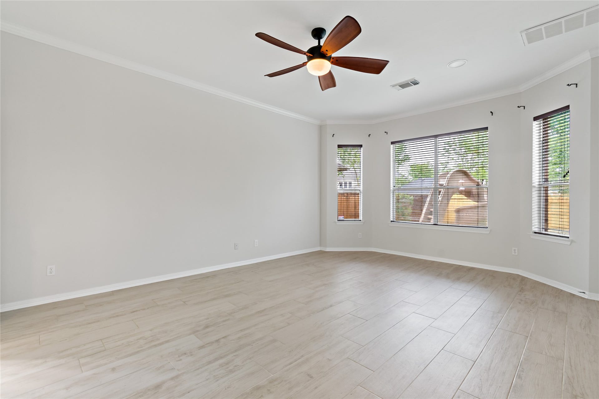 8835 Stowe Creek Lane, Missouri City, TX 77459 8835 Stowe Creek Lane, Missouri City, TX 77459