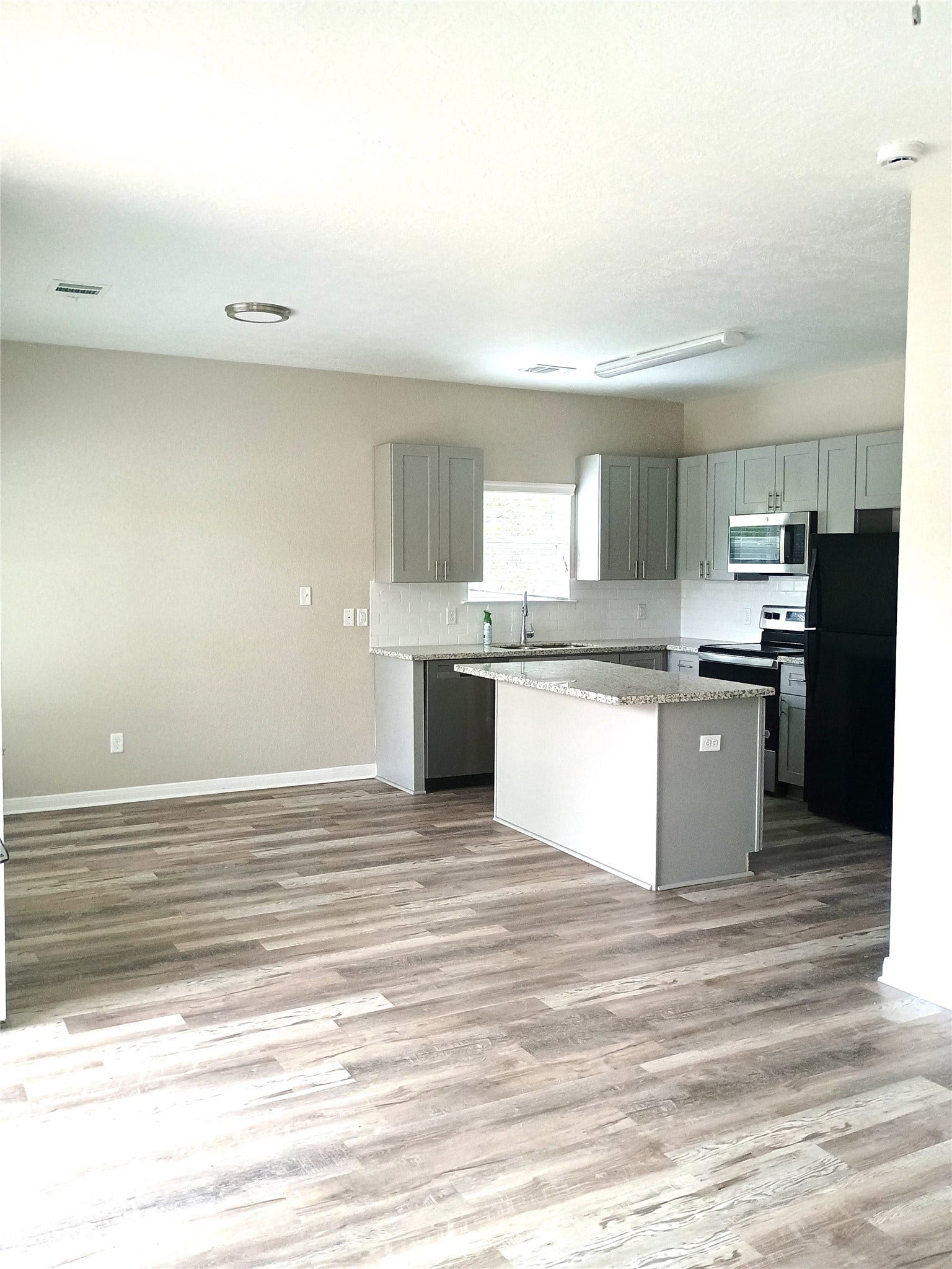 617 Edgar Street, #B, Conroe, TX 77301 617 Edgar Street, #B, Conroe, TX 77301