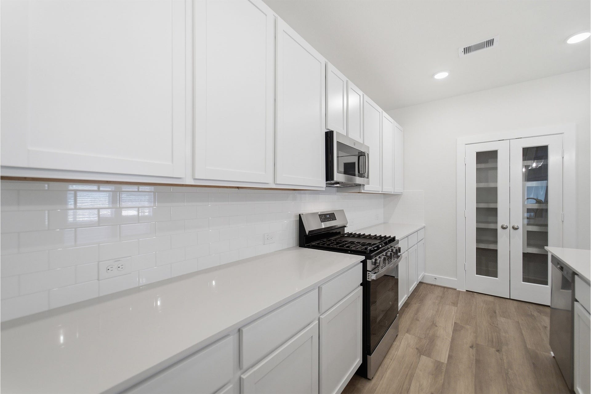 801 Dewberry Road, La Marque, TX 77568 801 Dewberry Road, La Marque, TX 77568