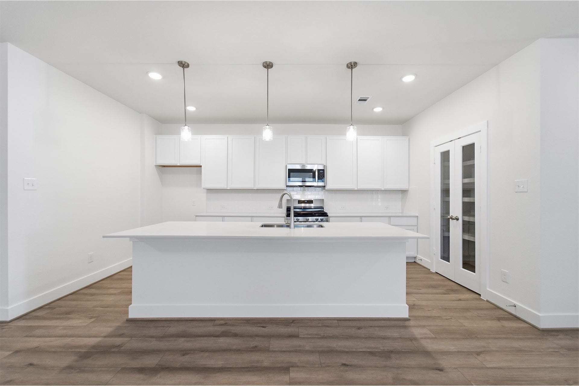 801 Dewberry Road, La Marque, TX 77568 801 Dewberry Road, La Marque, TX 77568