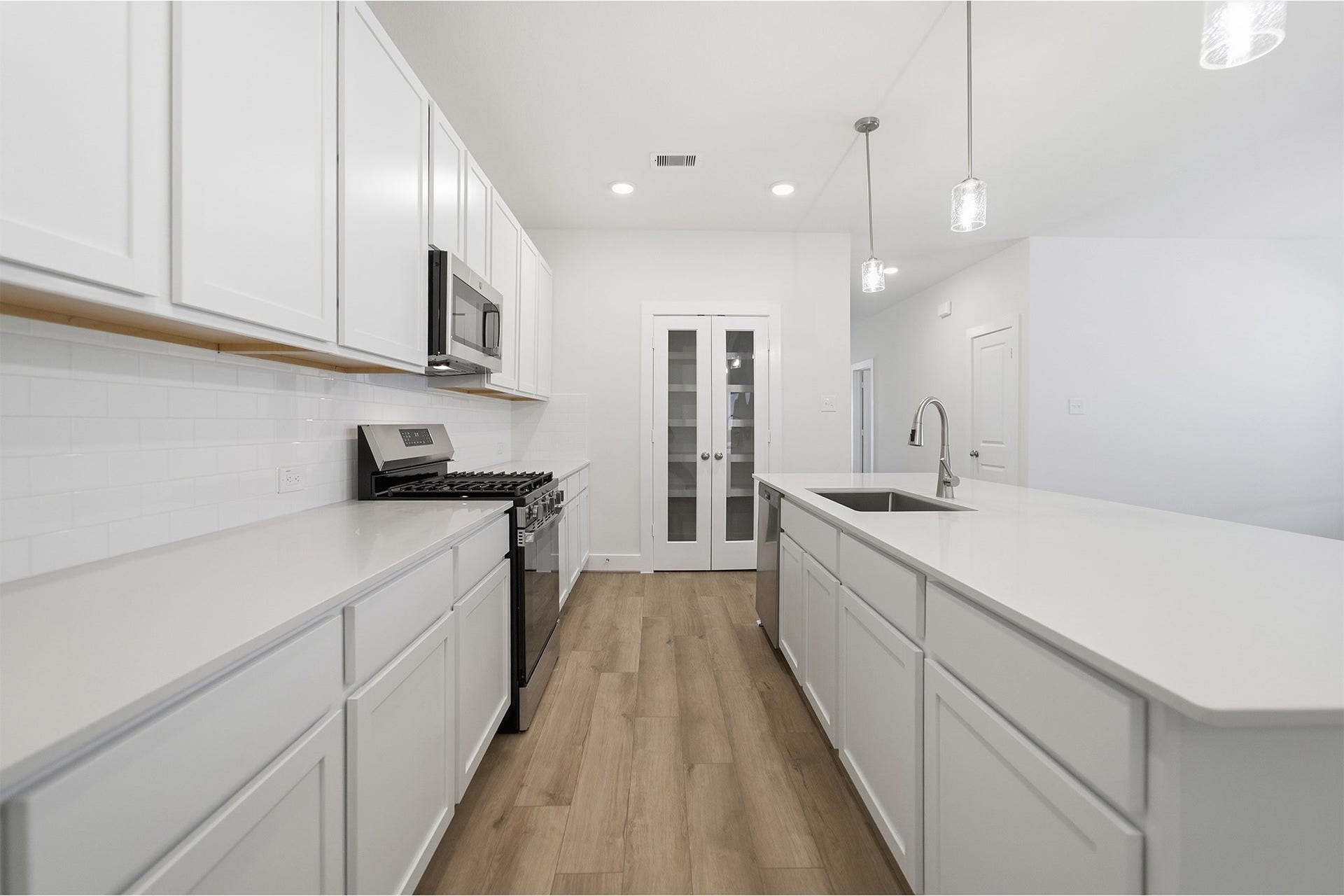 801 Dewberry Road, La Marque, TX 77568 801 Dewberry Road, La Marque, TX 77568