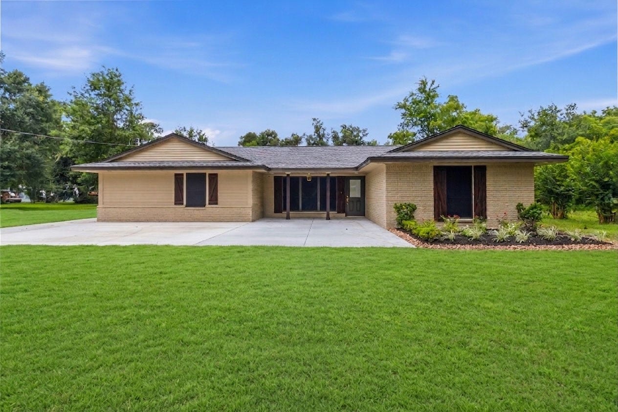18079 County Road 463, Brazoria, TX 77422 18079 County Road 463, Brazoria, TX 77422