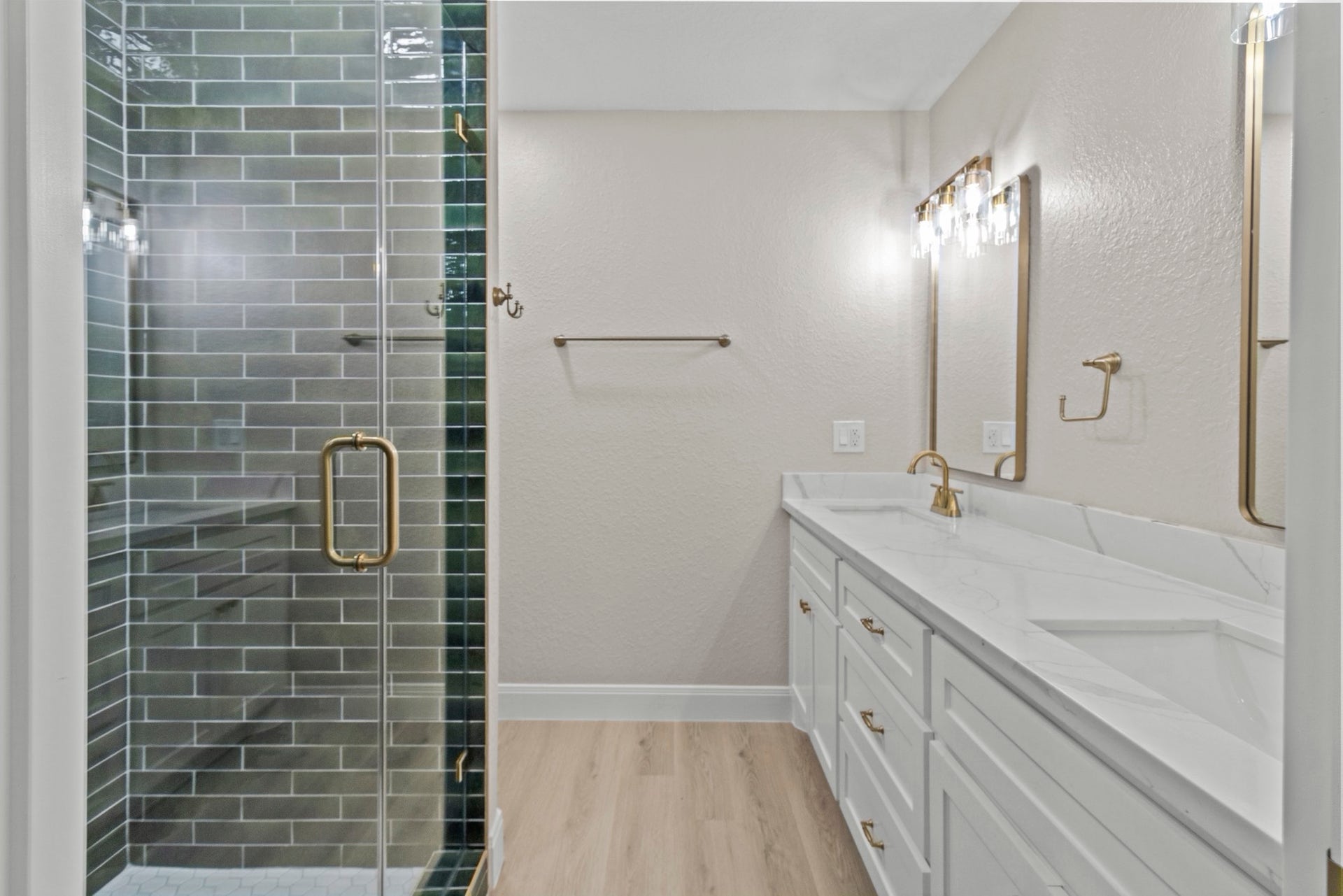 18079 County Road 463, Brazoria, TX 77422 Primary Bathroom