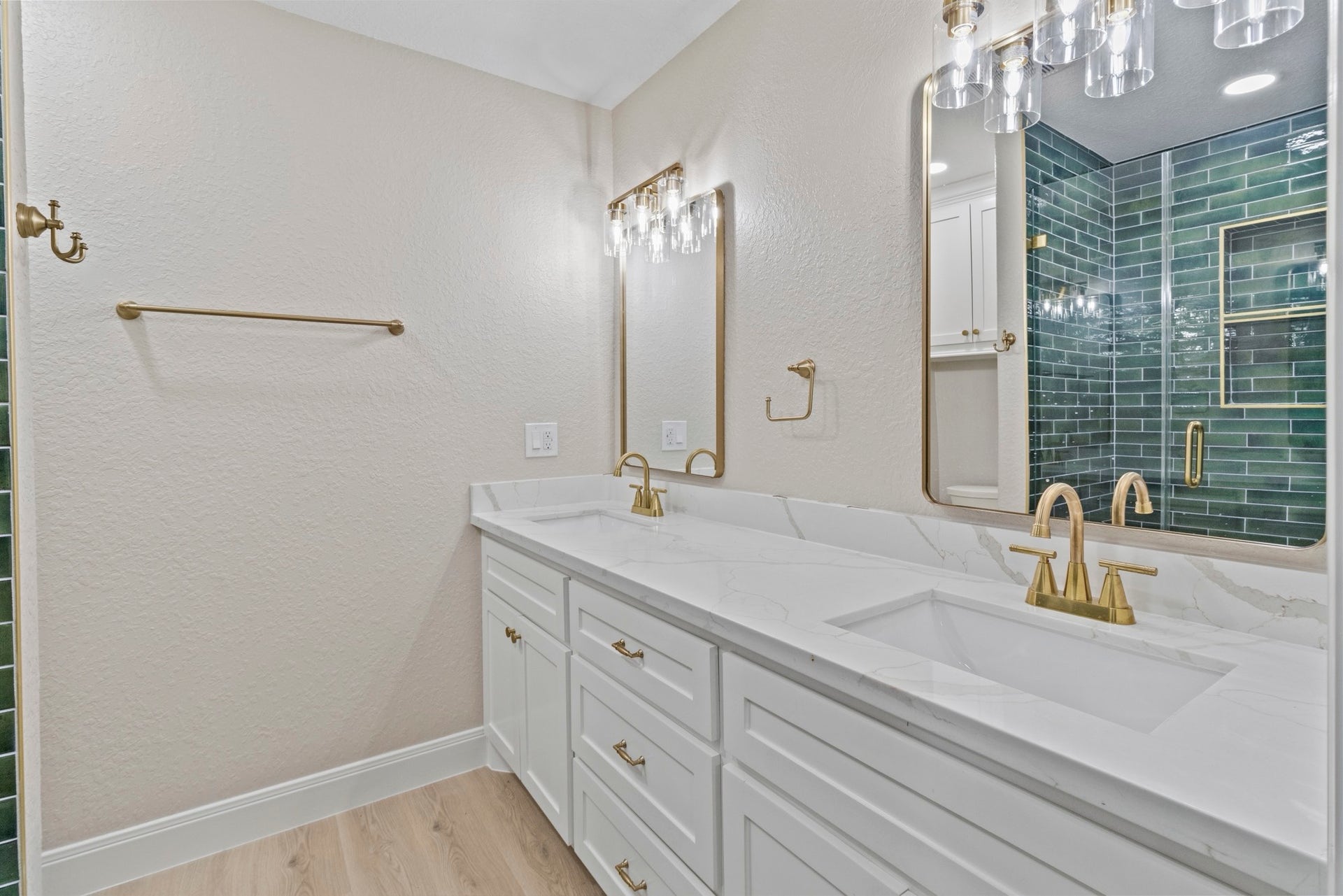 18079 County Road 463, Brazoria, TX 77422 Primary Bathroom