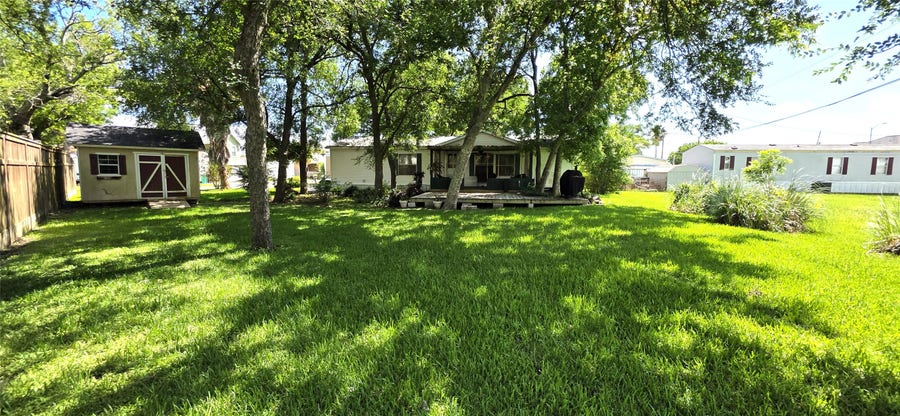 Property photo for 122 Bluebill Bay North, Baytown, TX