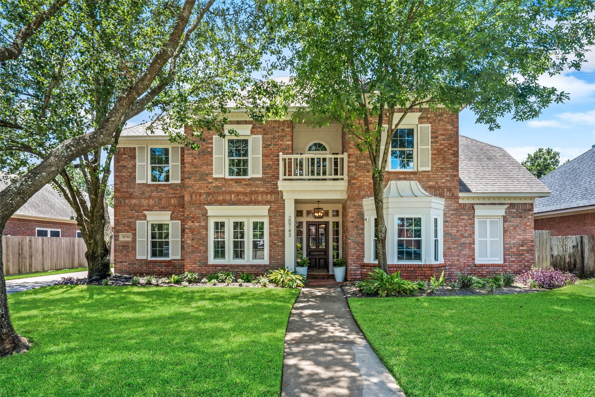 20743 Chappell Knoll Drive, Cypress, TX 77433 Timeless curb appeal welcomes you to this spacious all brick home with 4 bedrooms, 3 1/2 bathrooms, a private study, formal dining room, open island kitchen, roomy family room, downstairs owners retreat and supersized upstairs game room. A sprawling fenced backyard backs to a greenbelt and Ault Elementary, while Maple Village Park, the neighborhood pool, playground, sandy volleyball court and open green space are just around the corner.