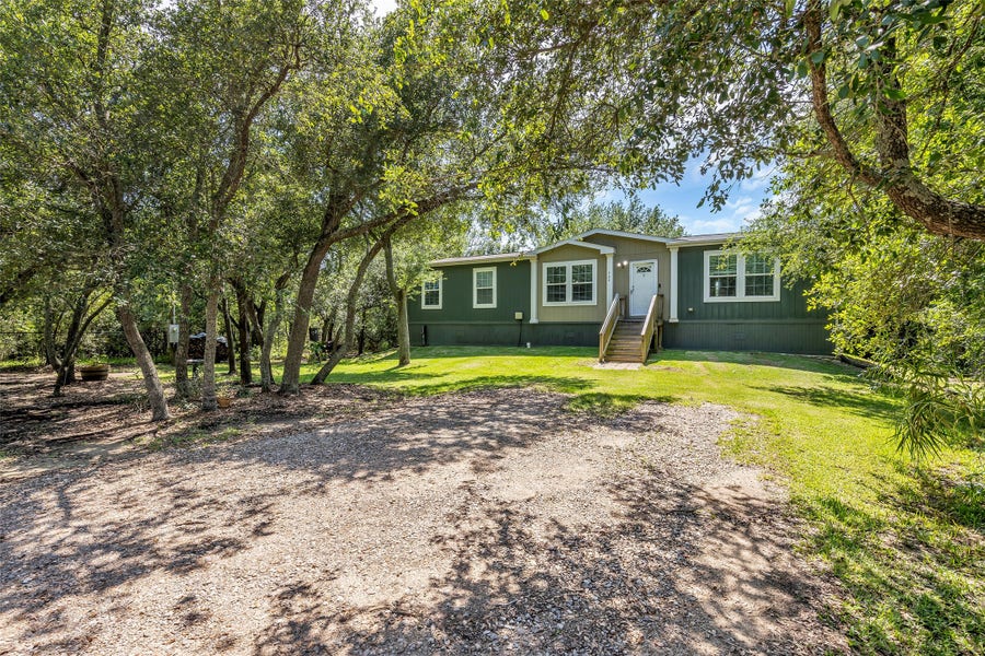 Property photo for 734 13th Street, Dickinson, TX