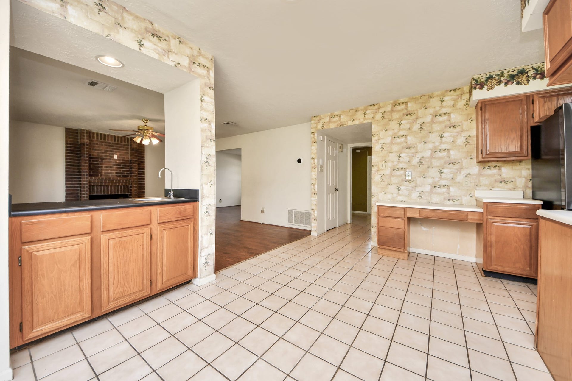 8411 Sunny Ridge Drive, Houston, TX 77095