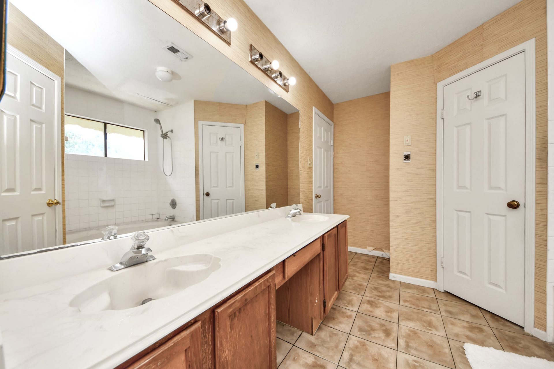 8411 Sunny Ridge Drive, Houston, TX 77095