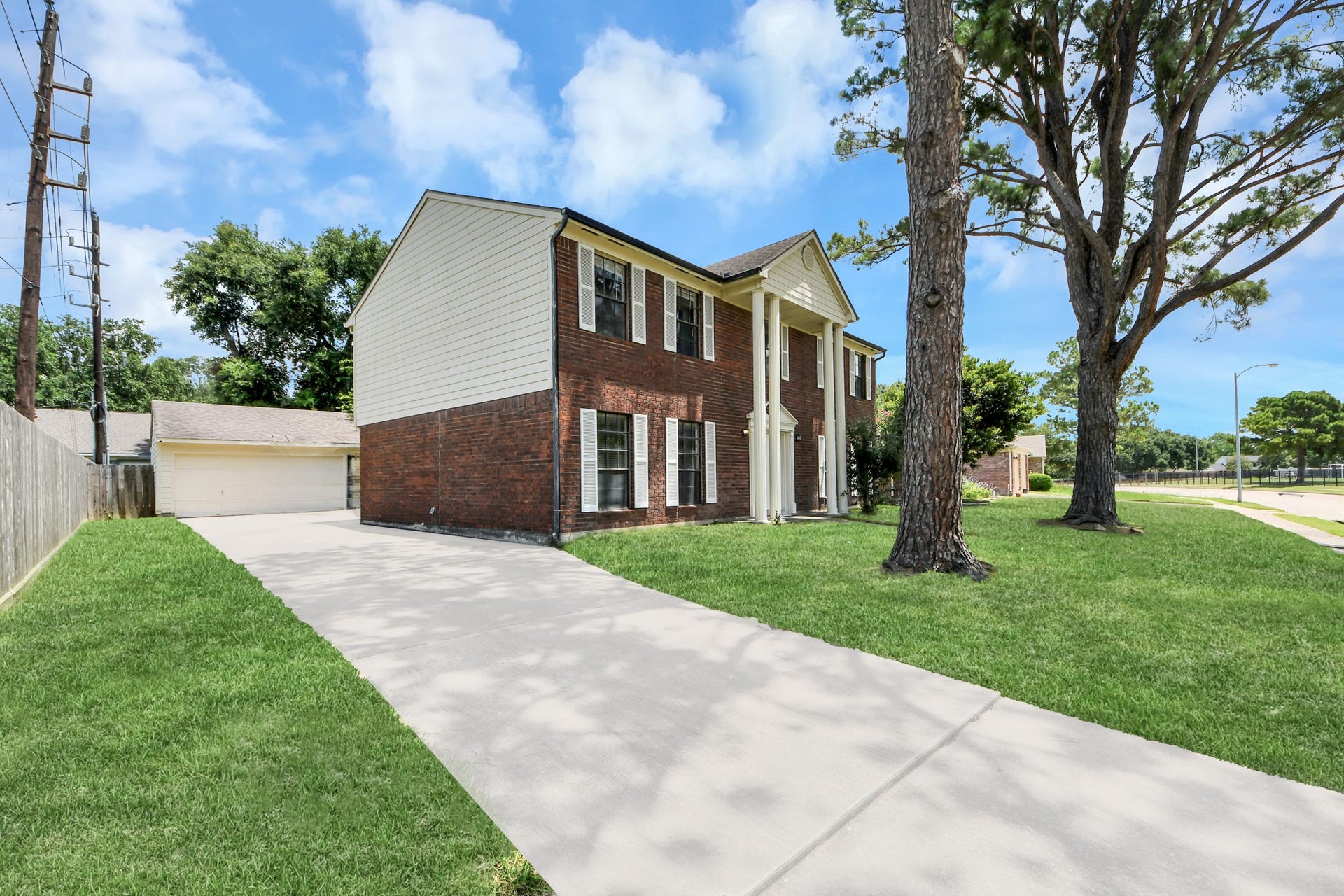 8411 Sunny Ridge Drive, Houston, TX 77095