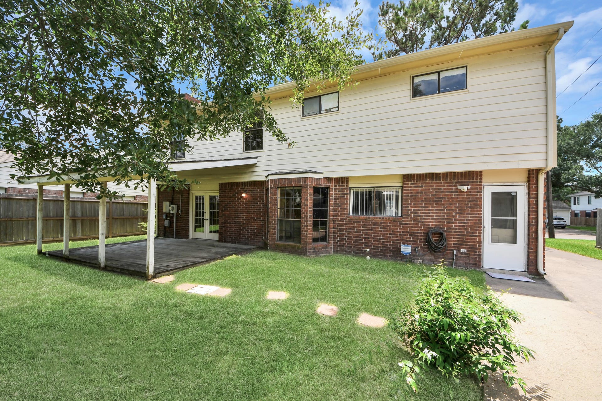 8411 Sunny Ridge Drive, Houston, TX 77095