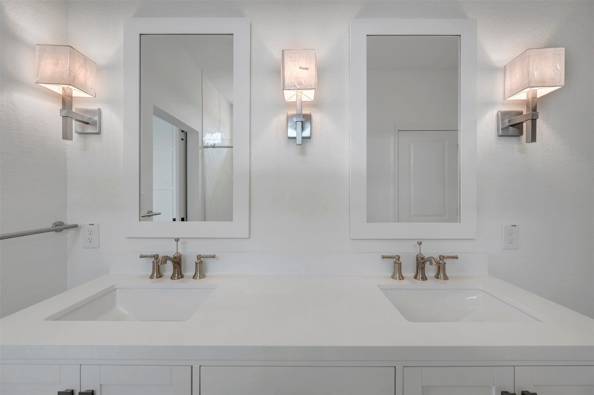 23635 Gulf Prairie Drive, Katy, TX 77493 Serene primary bath