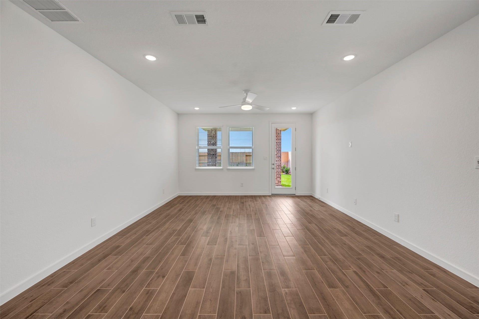 23635 Gulf Prairie Drive, Katy, TX 77493 Open dining area and great room