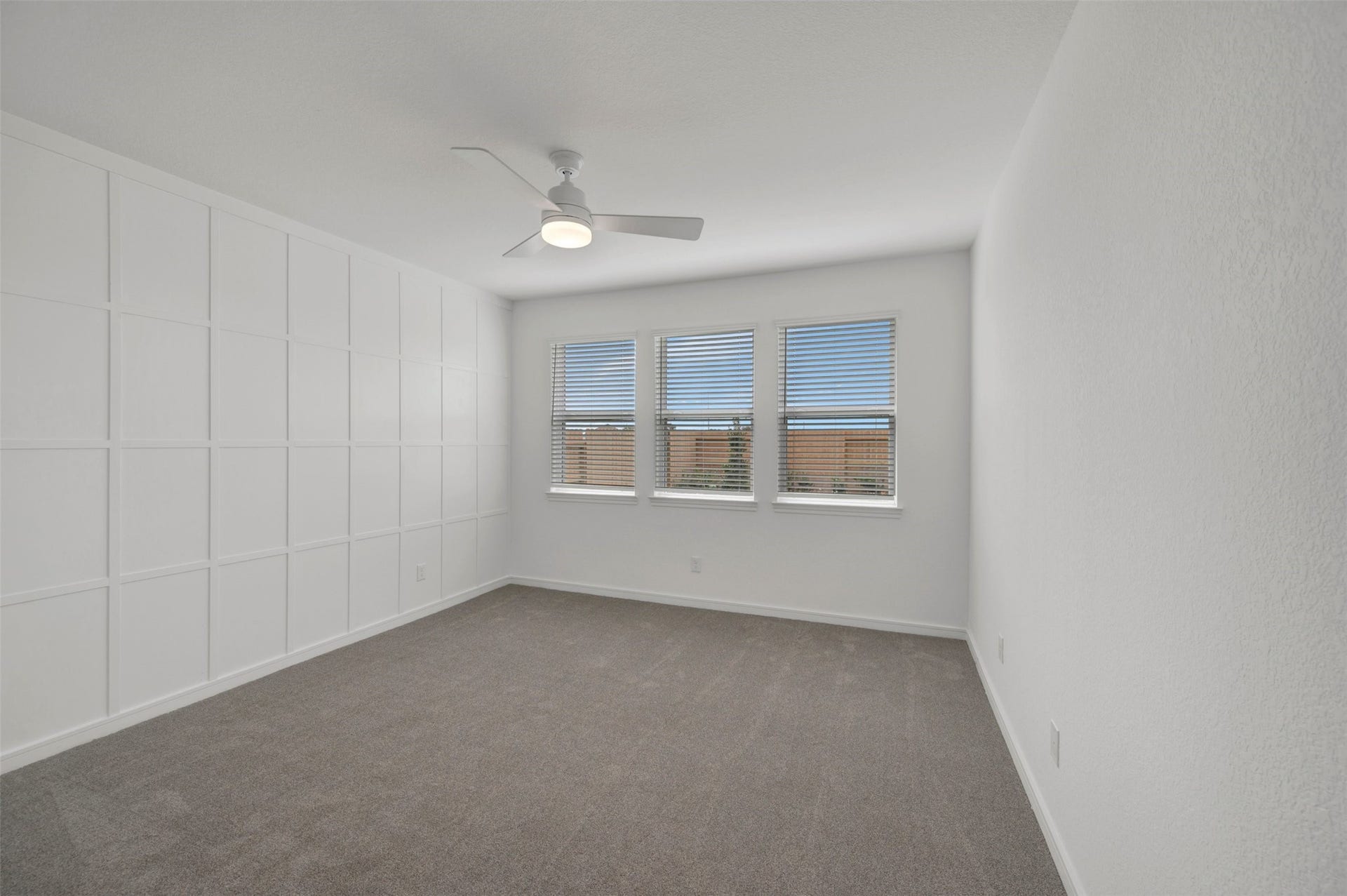 23635 Gulf Prairie Drive, Katy, TX 77493 Spacious primary suite with decorative feature wall