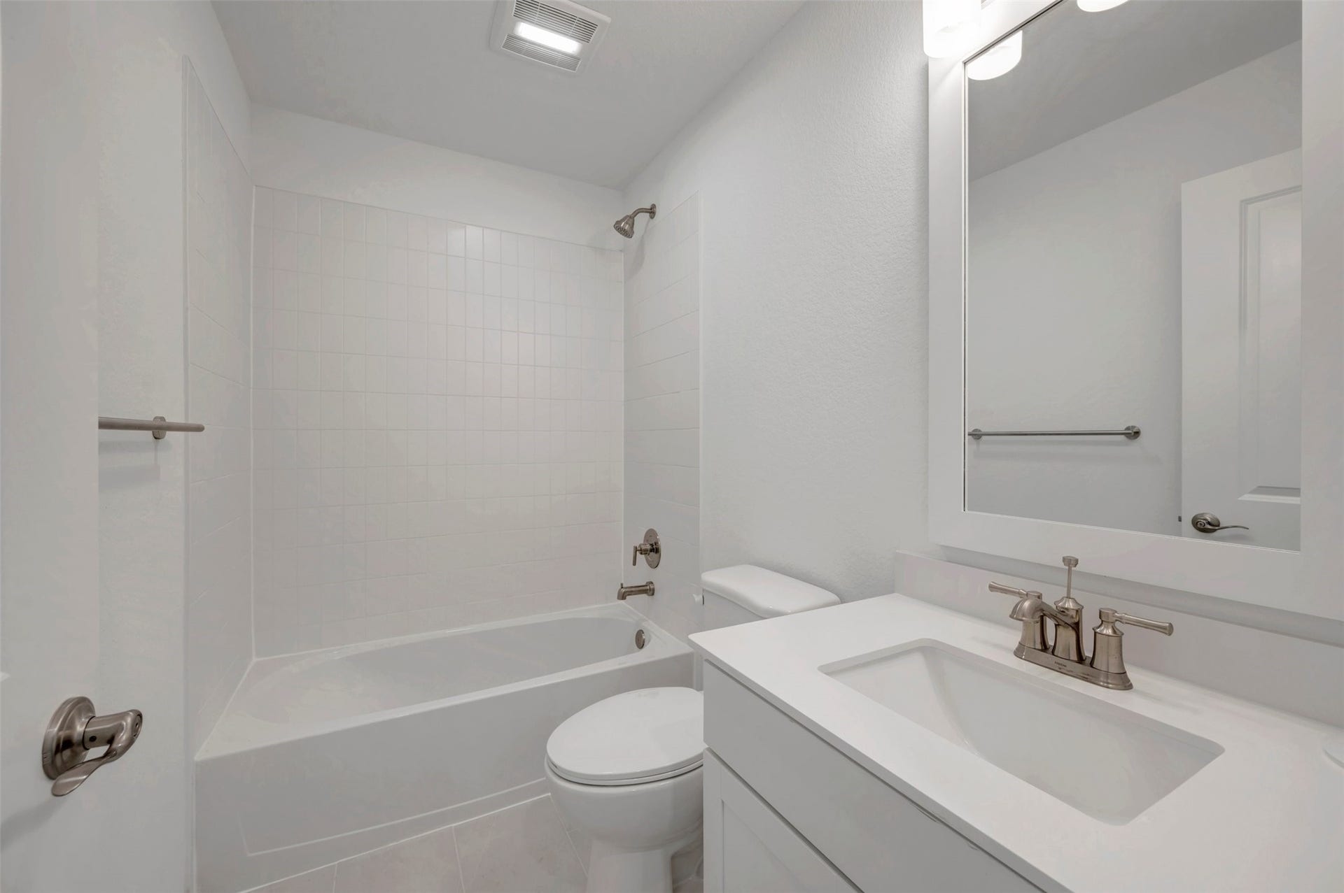 23635 Gulf Prairie Drive, Katy, TX 77493 Hall bath